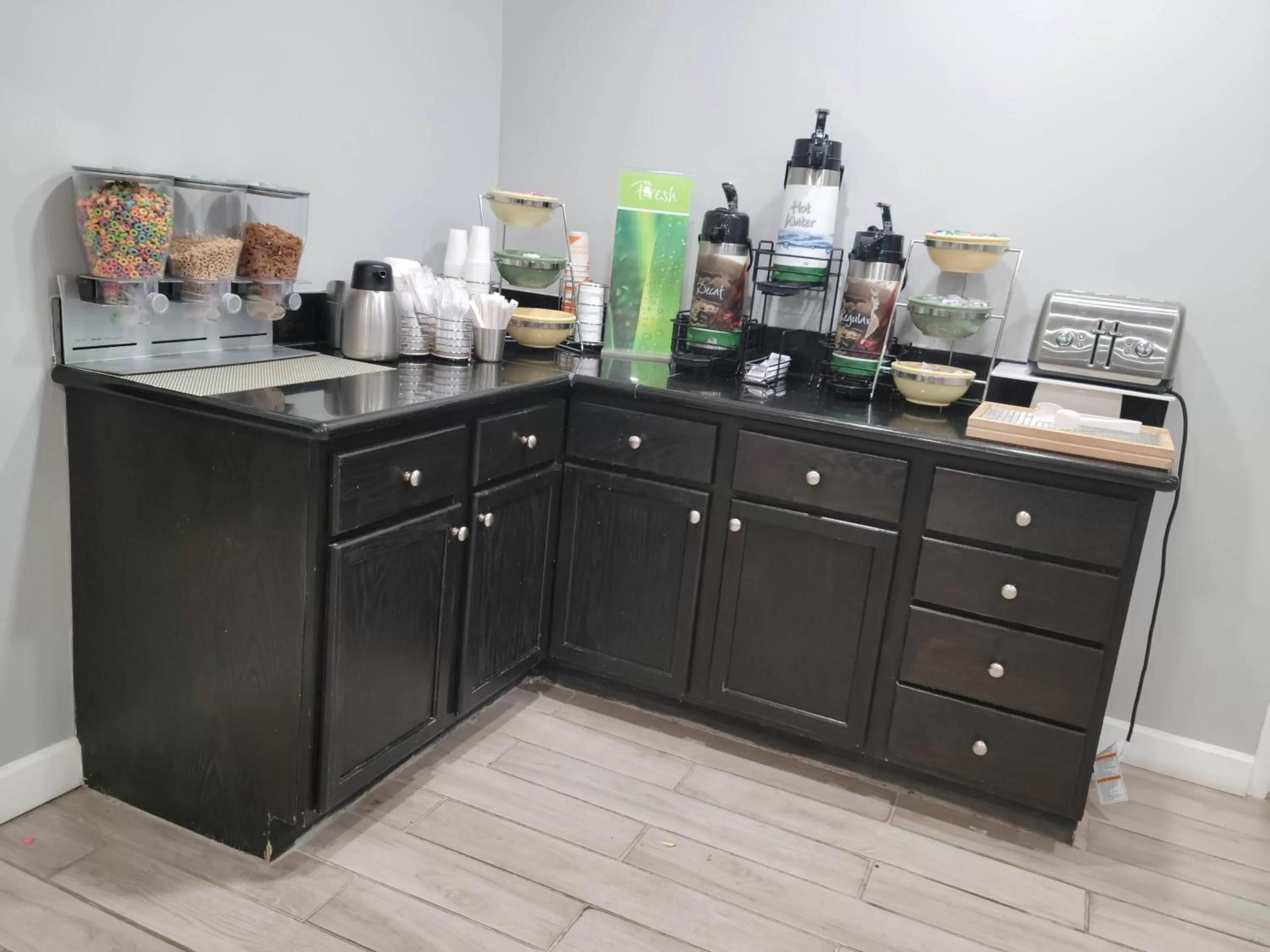 Coffee/tea facilities in Quality Inn Terre Haute University Area