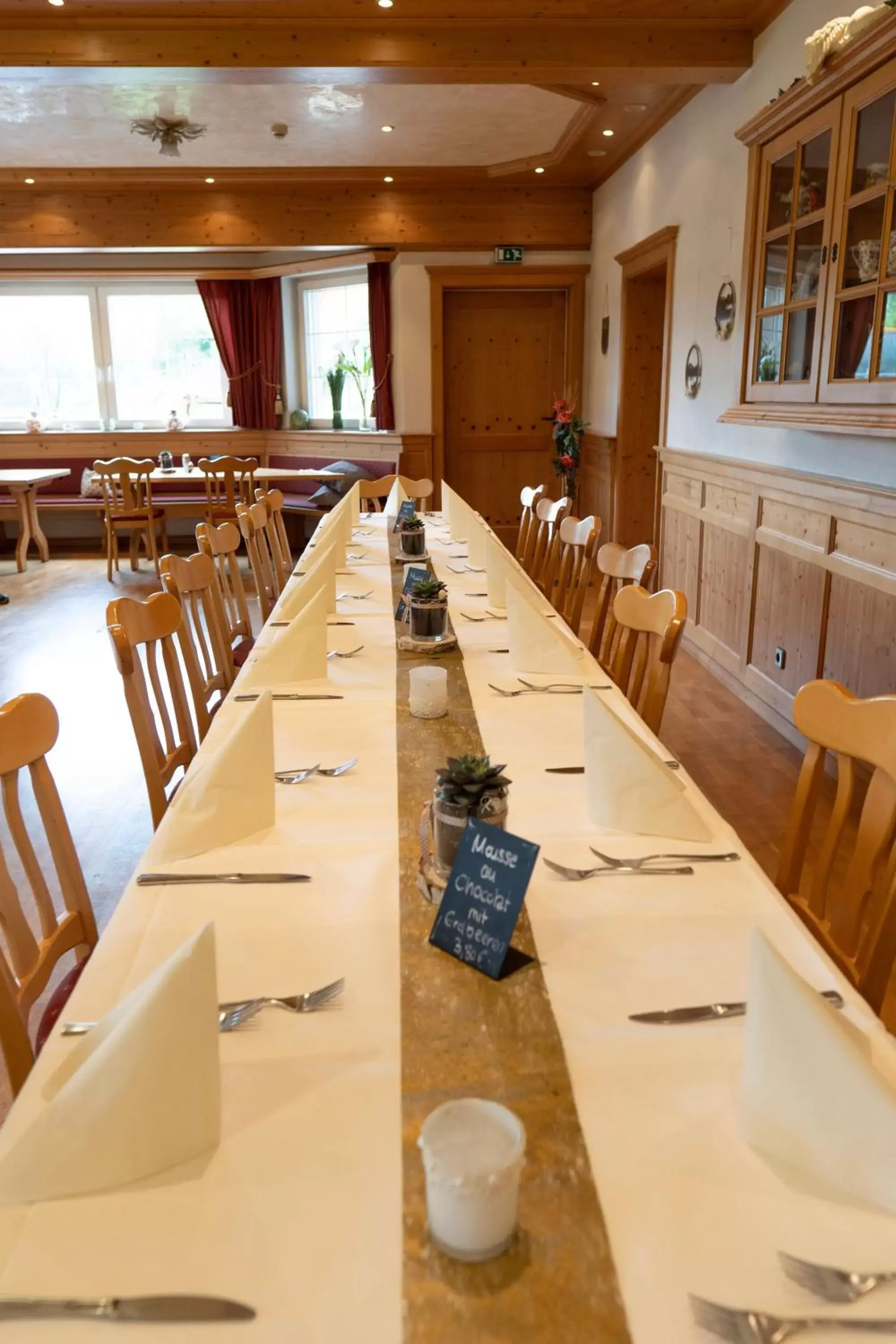 Dining area in Landgasthof Hirschen Untermettingen