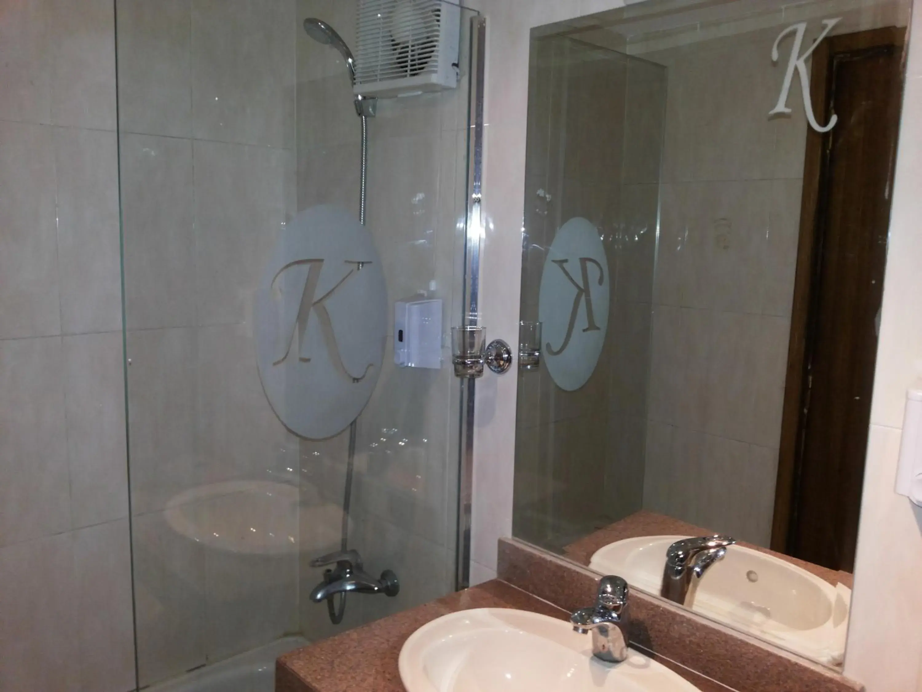 Bathroom in Kanzy Hotel Cairo