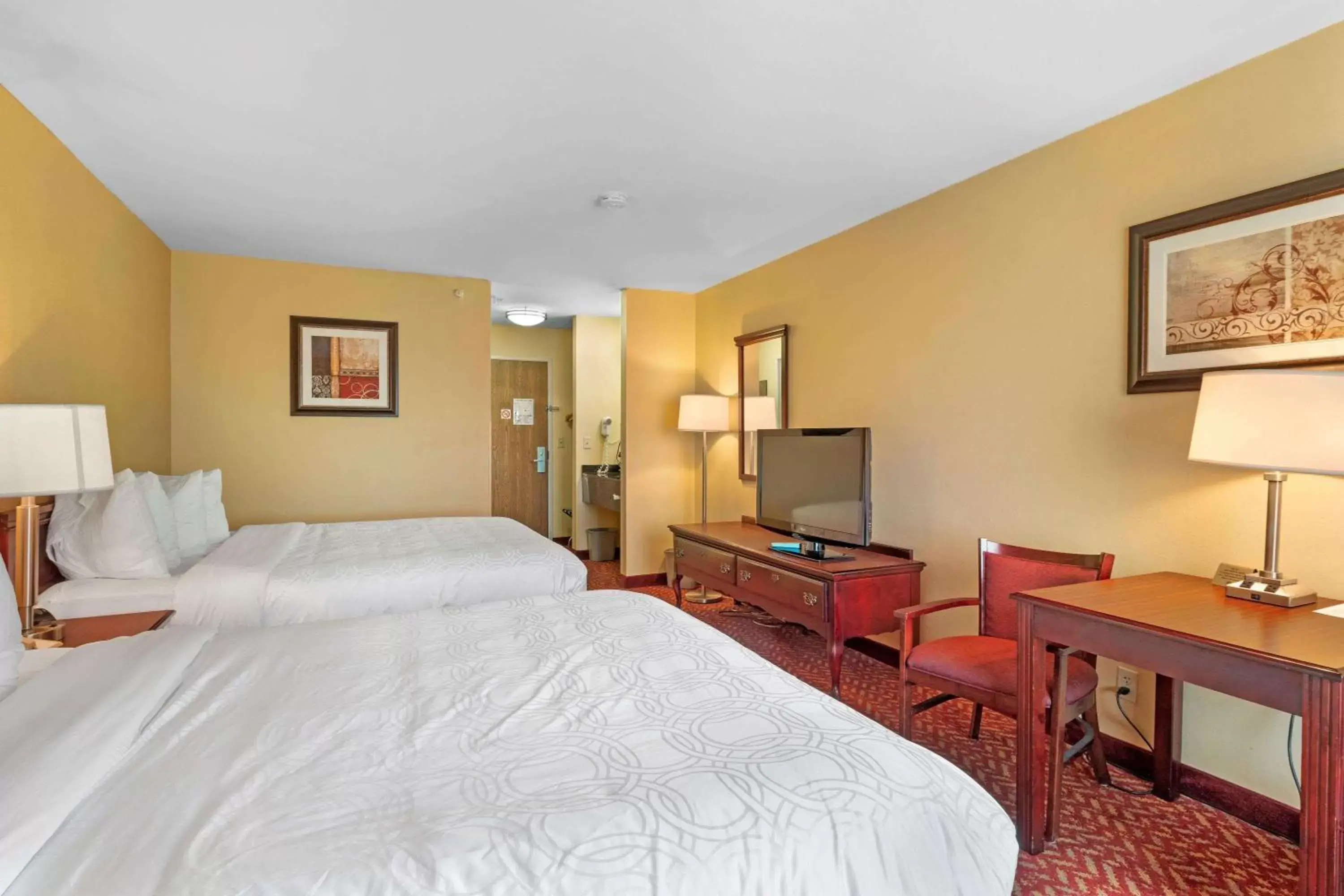 Bedroom, Bed in Best Western Clearlake Plaza