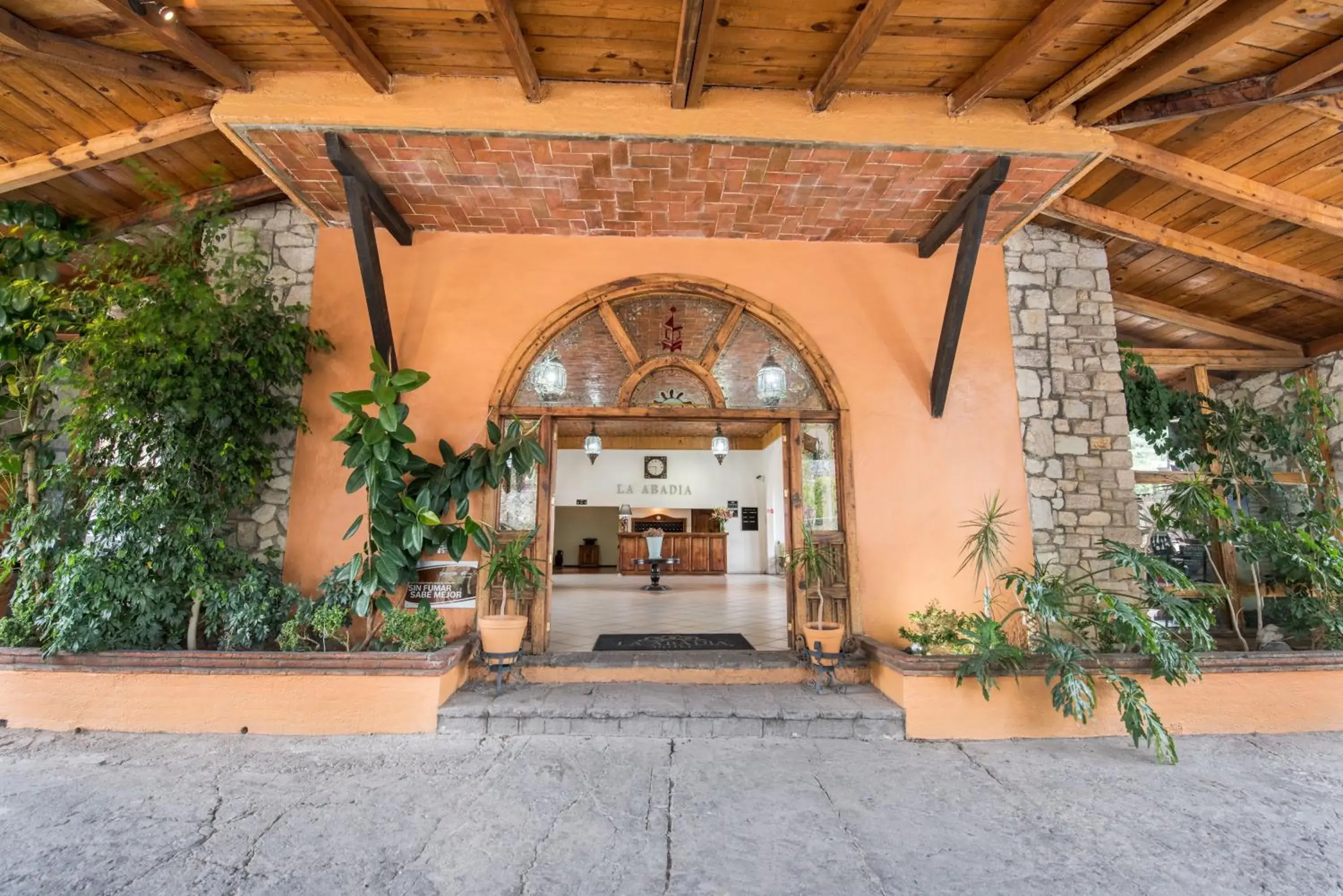 Facade/entrance in Hotel Abadia Plaza