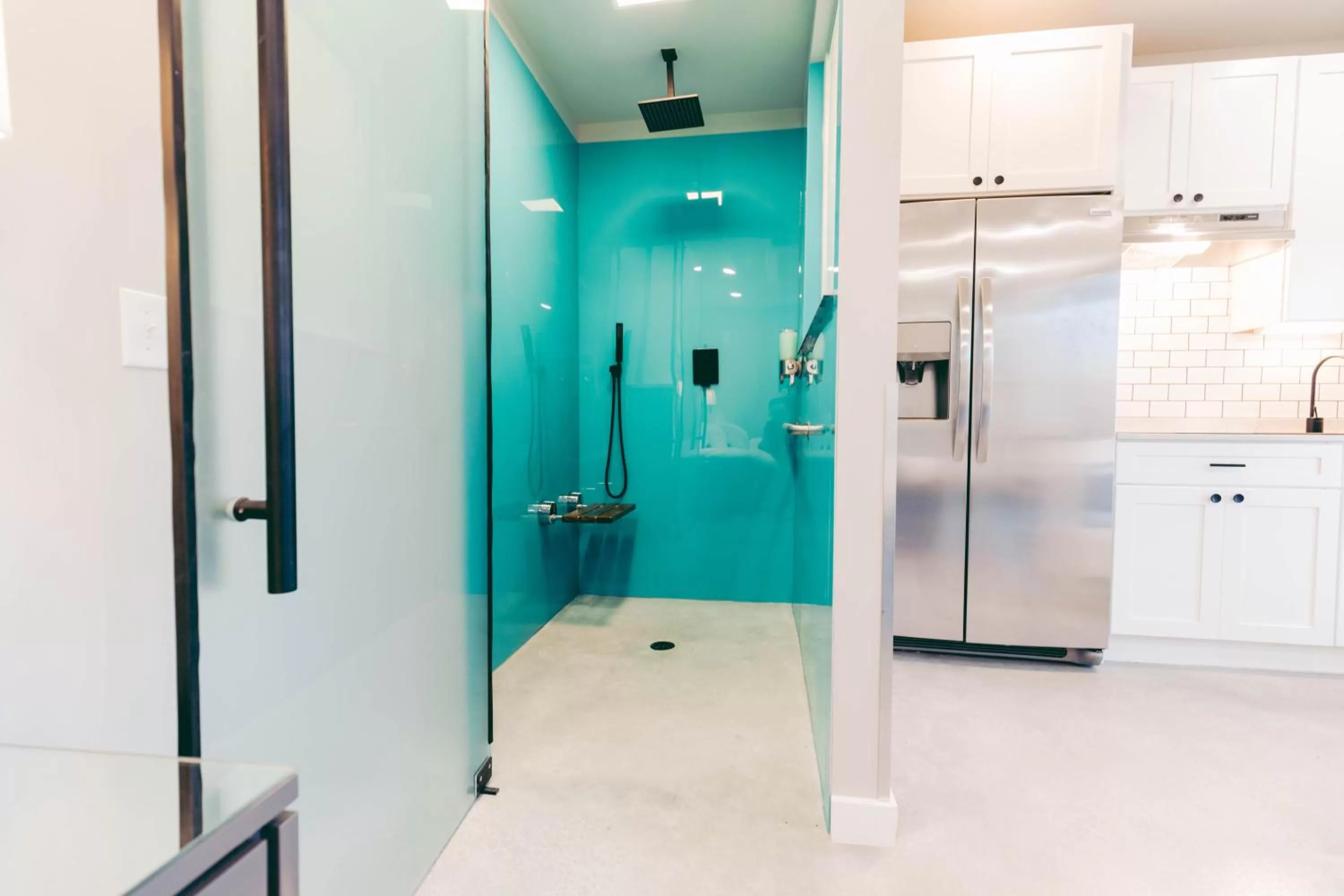 Shower in River Sirens Hotel-Contactless Check in Hotel