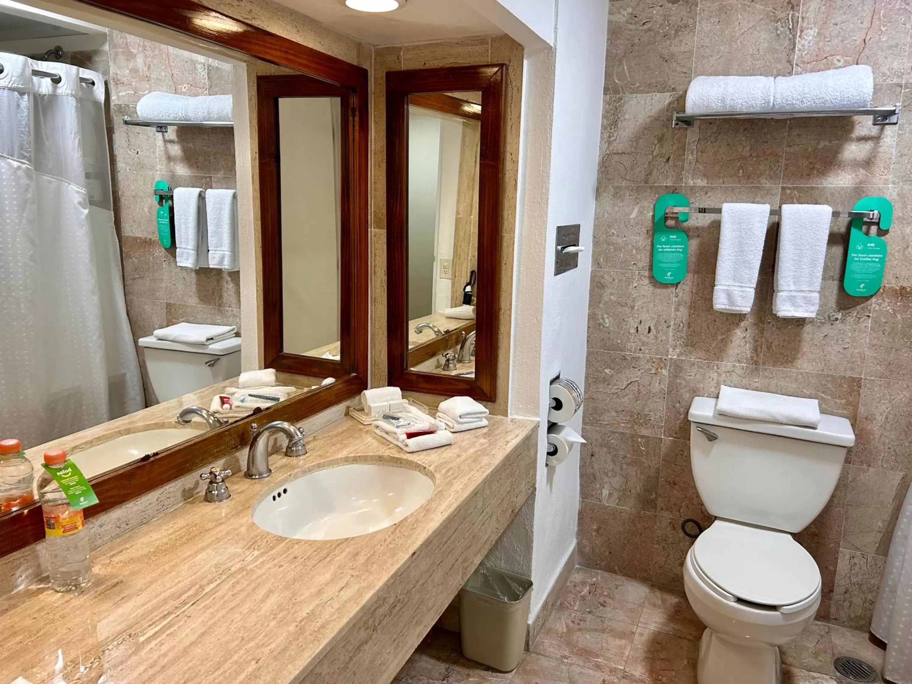 Toilet, Bathroom in Holiday Inn Merida, an IHG Hotel