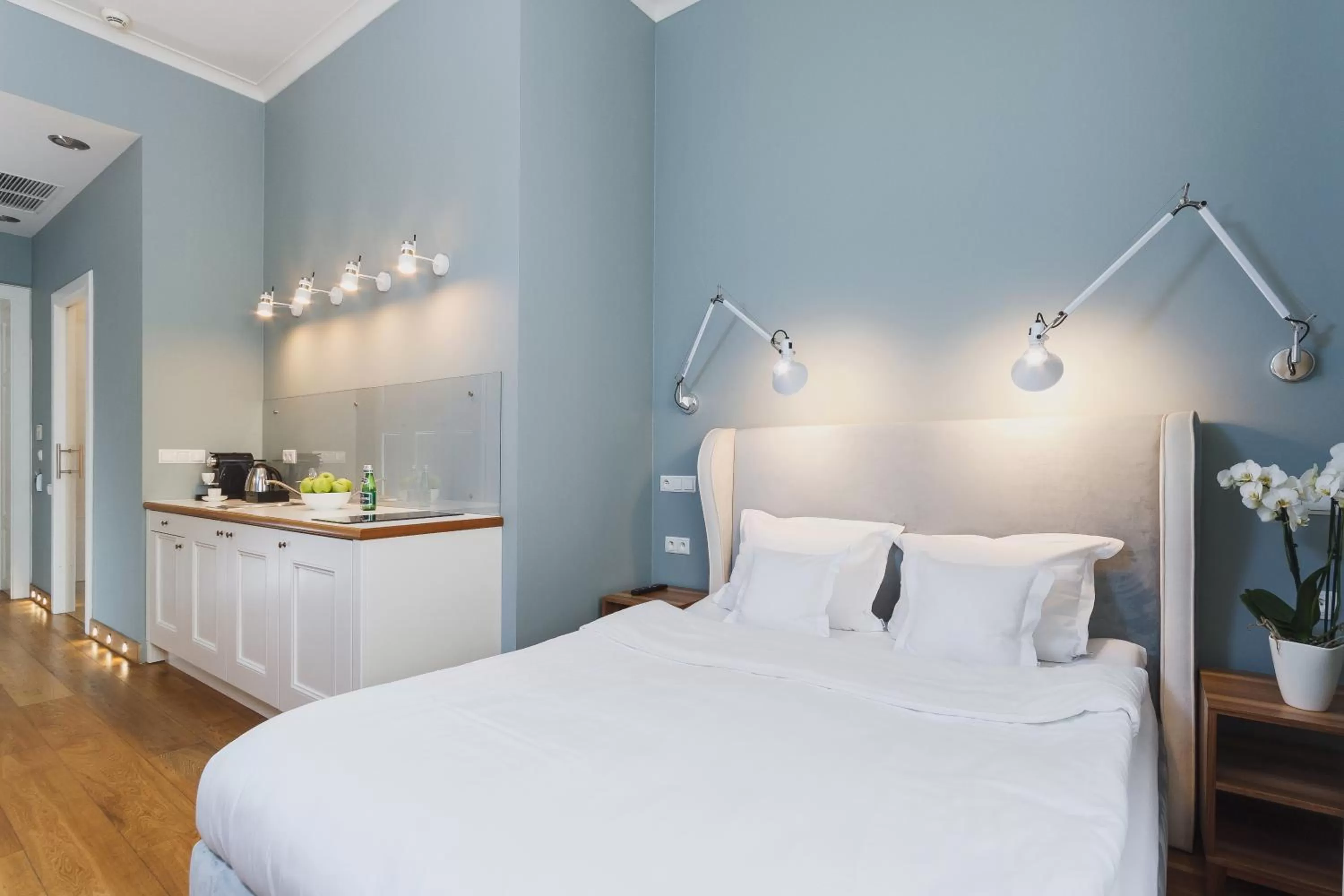 Kitchen or kitchenette, Bed in Apartamenty Bracka 6