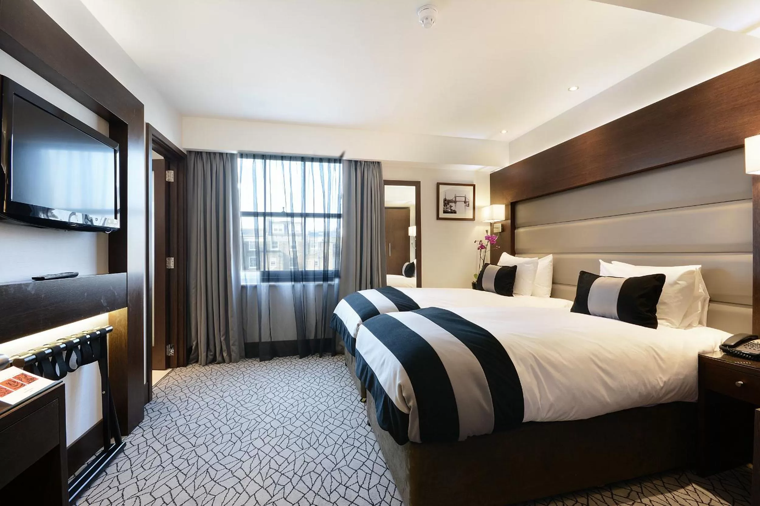 Bedroom, Bed in Park Grand London Lancaster Gate