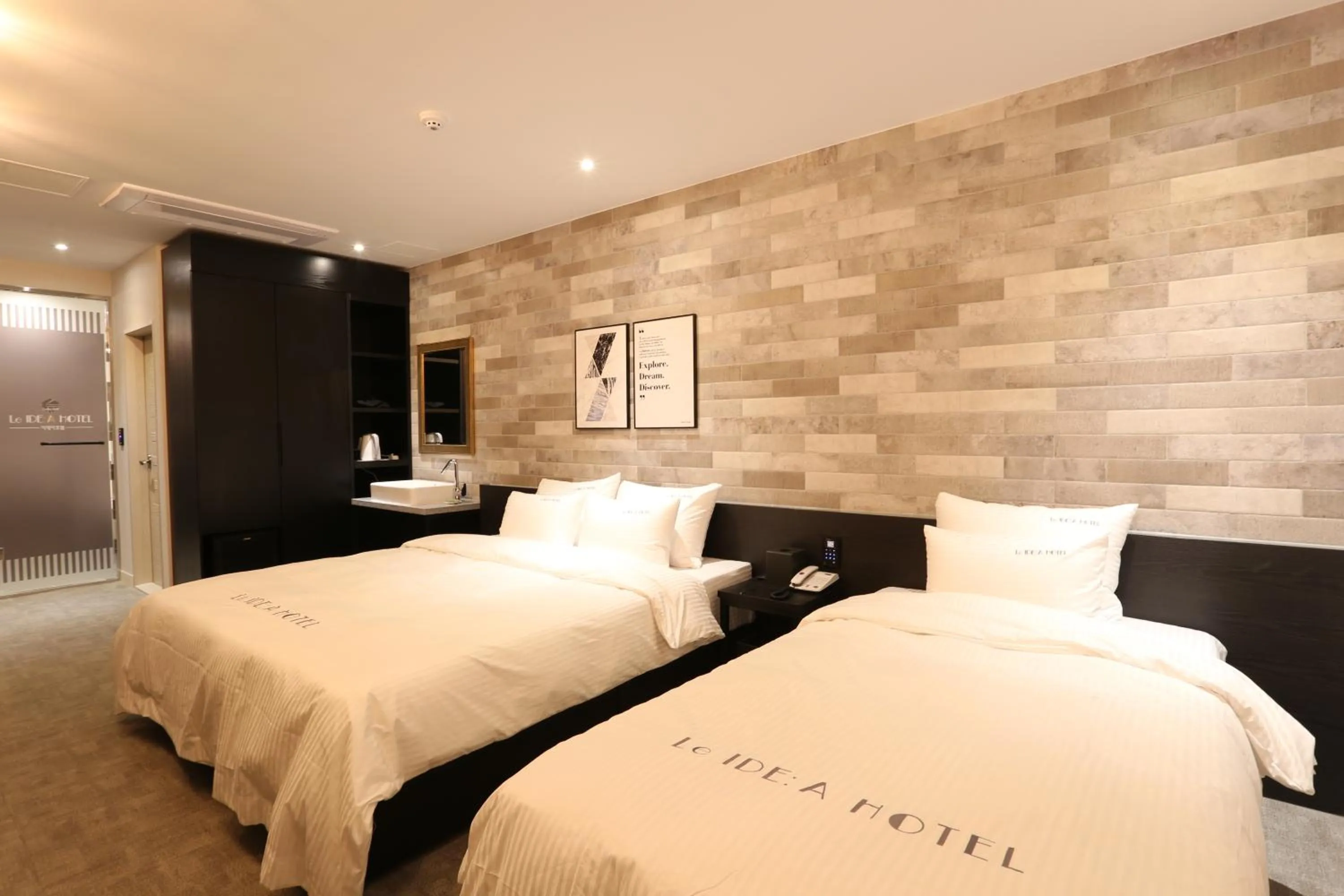 Decorative detail, Bed in Le Idea Hotel Busan Station