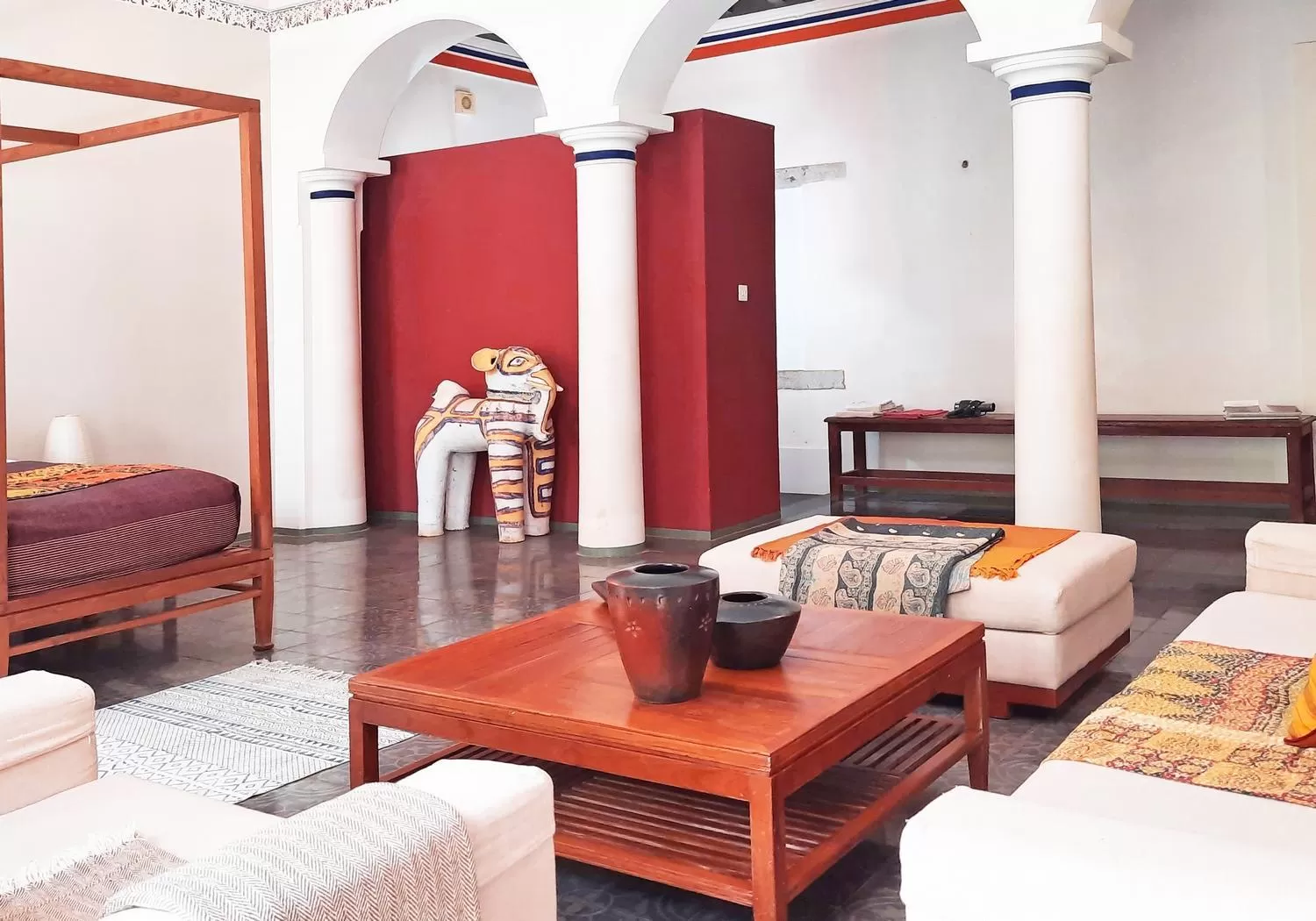 Photo of the whole room, Bed in Saratha Vilas Chettinad