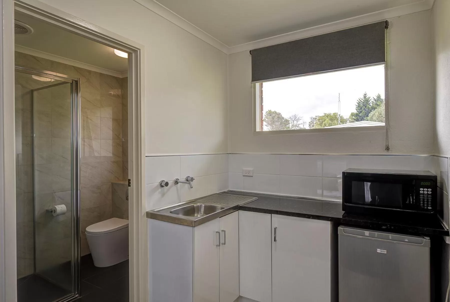 Bathroom in Frankston Motel