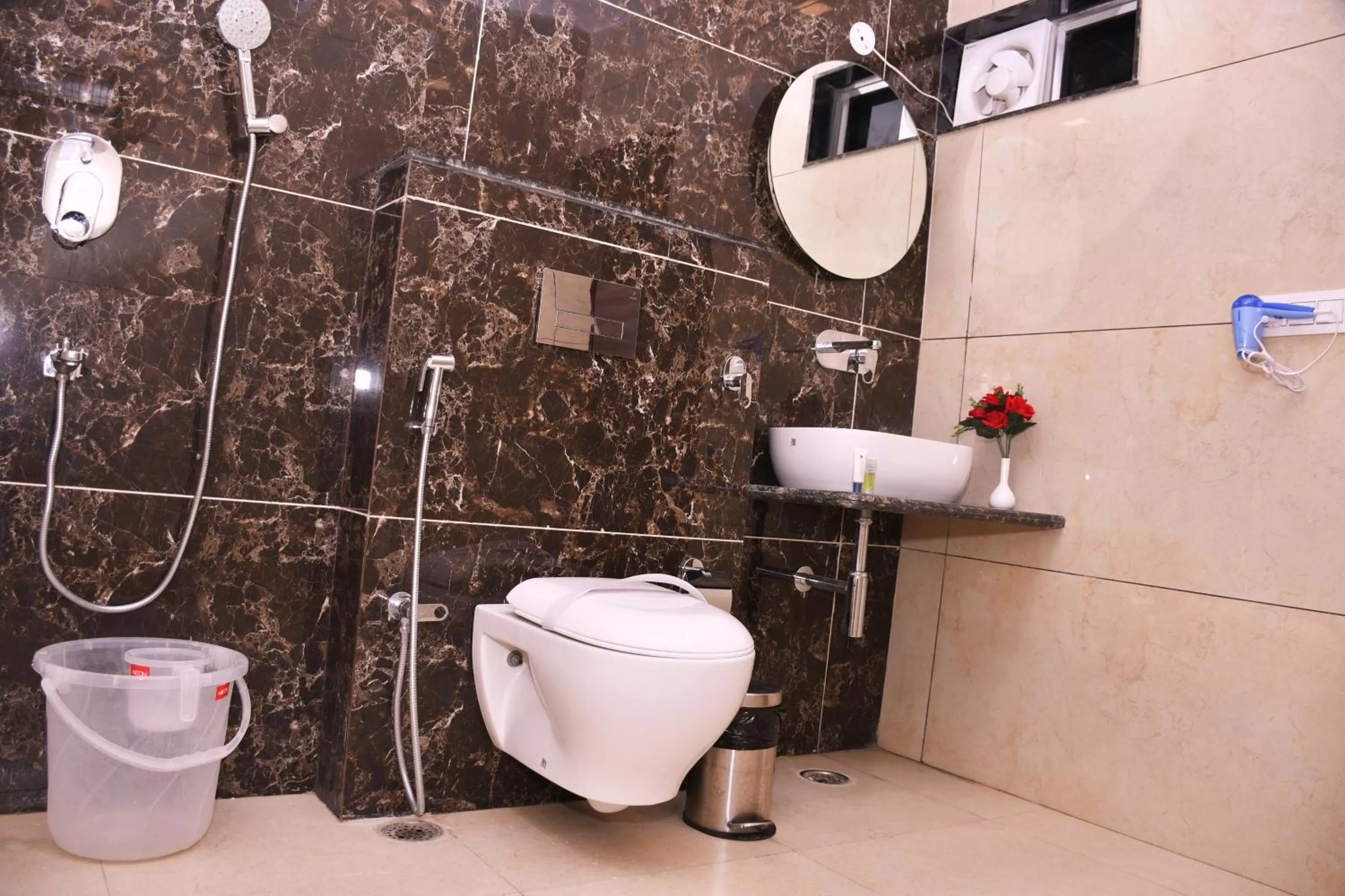 Shower, Bathroom in Hotel Saif Ranthambhore