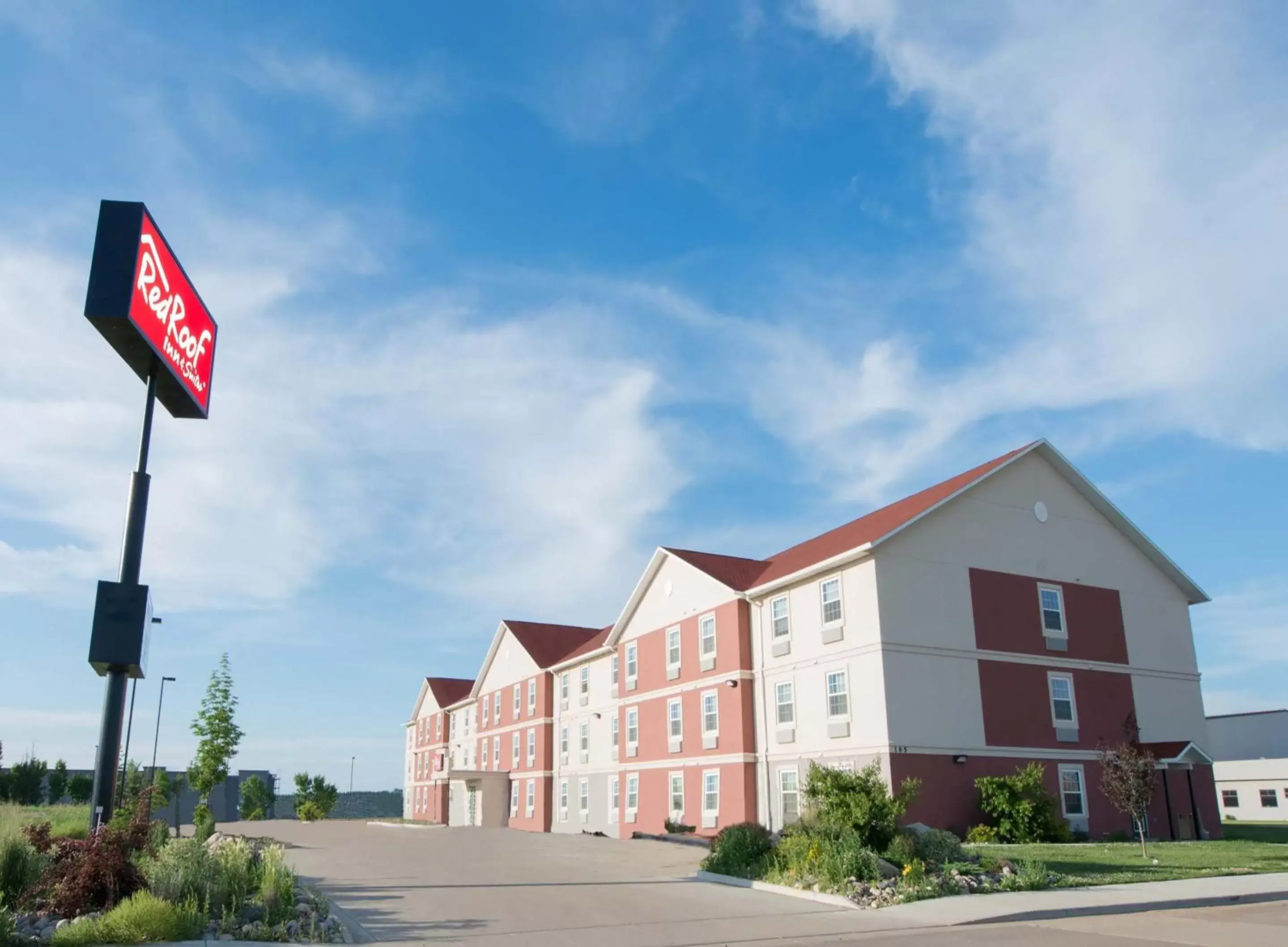 Property Building in Red Roof Inn & Suites Dickinson