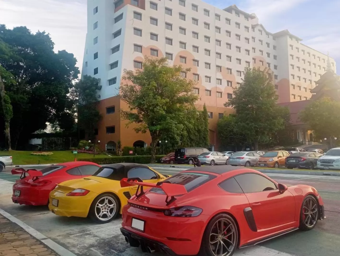 Parking in The Heritage Chiang Rai Hotel and Convention