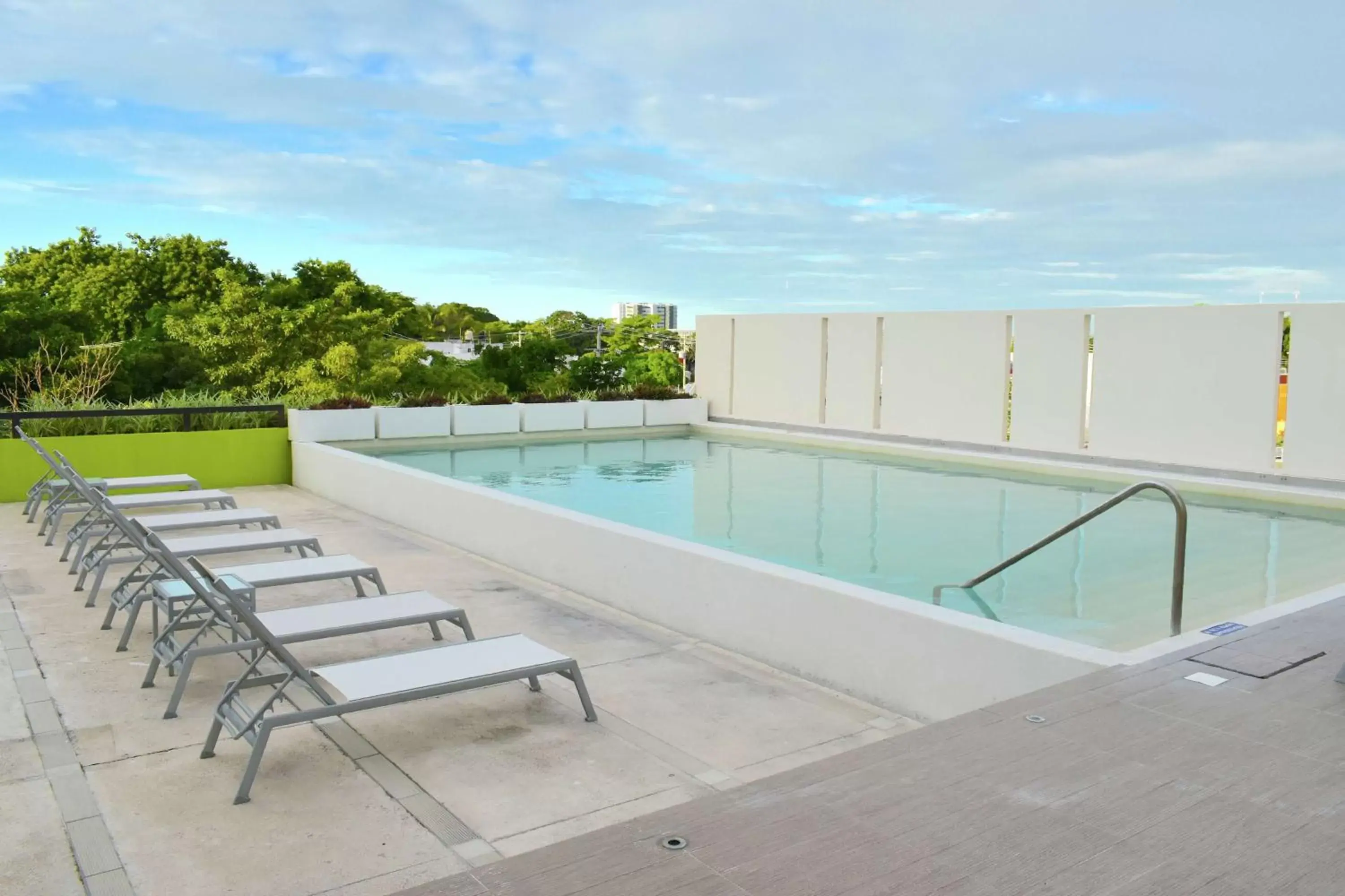 Pool view, Swimming Pool in Hampton Inn by Hilton Ciudad del Carmen