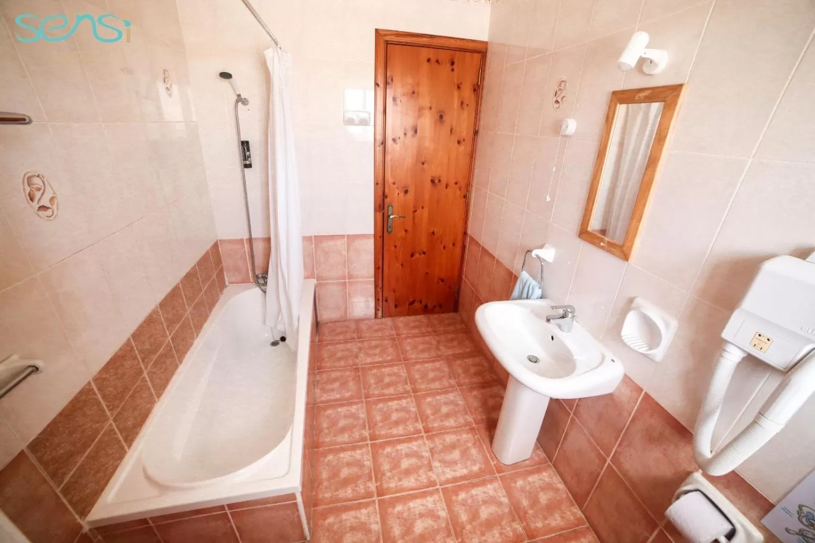 Twin Room in Sensi Hotel