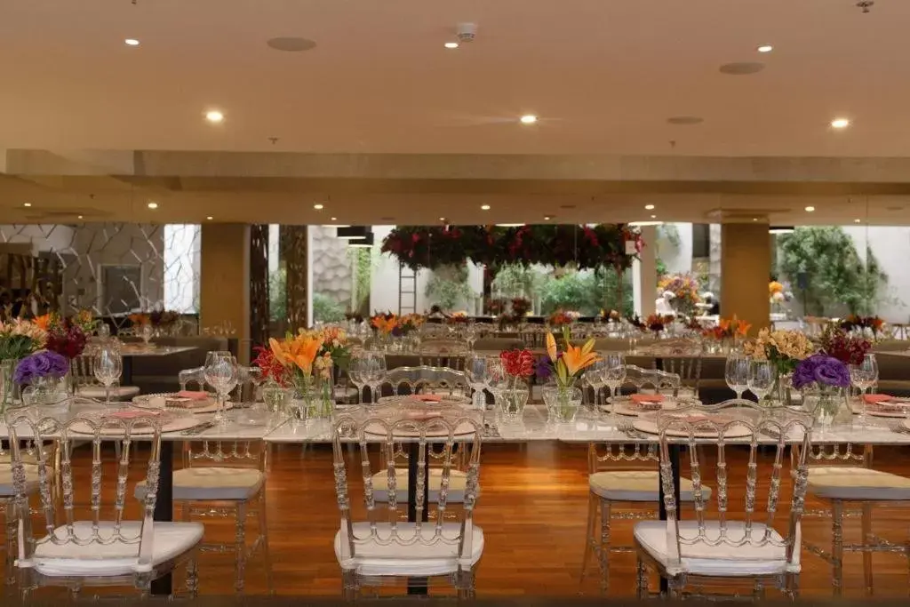 Banquet/Function facilities, Restaurant/Places to Eat in NH Curitiba The Five