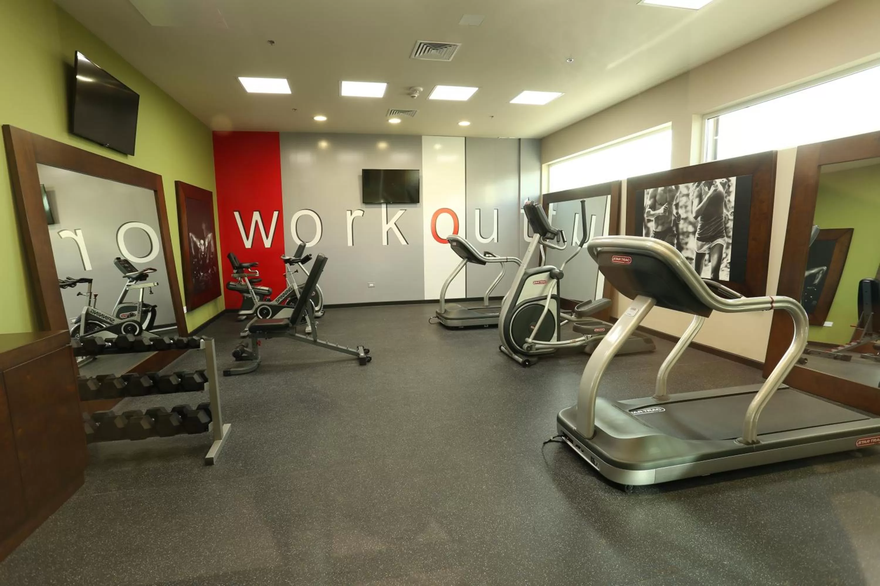 Fitness centre/facilities in Holiday Inn Express & Suites Mexicali by IHG