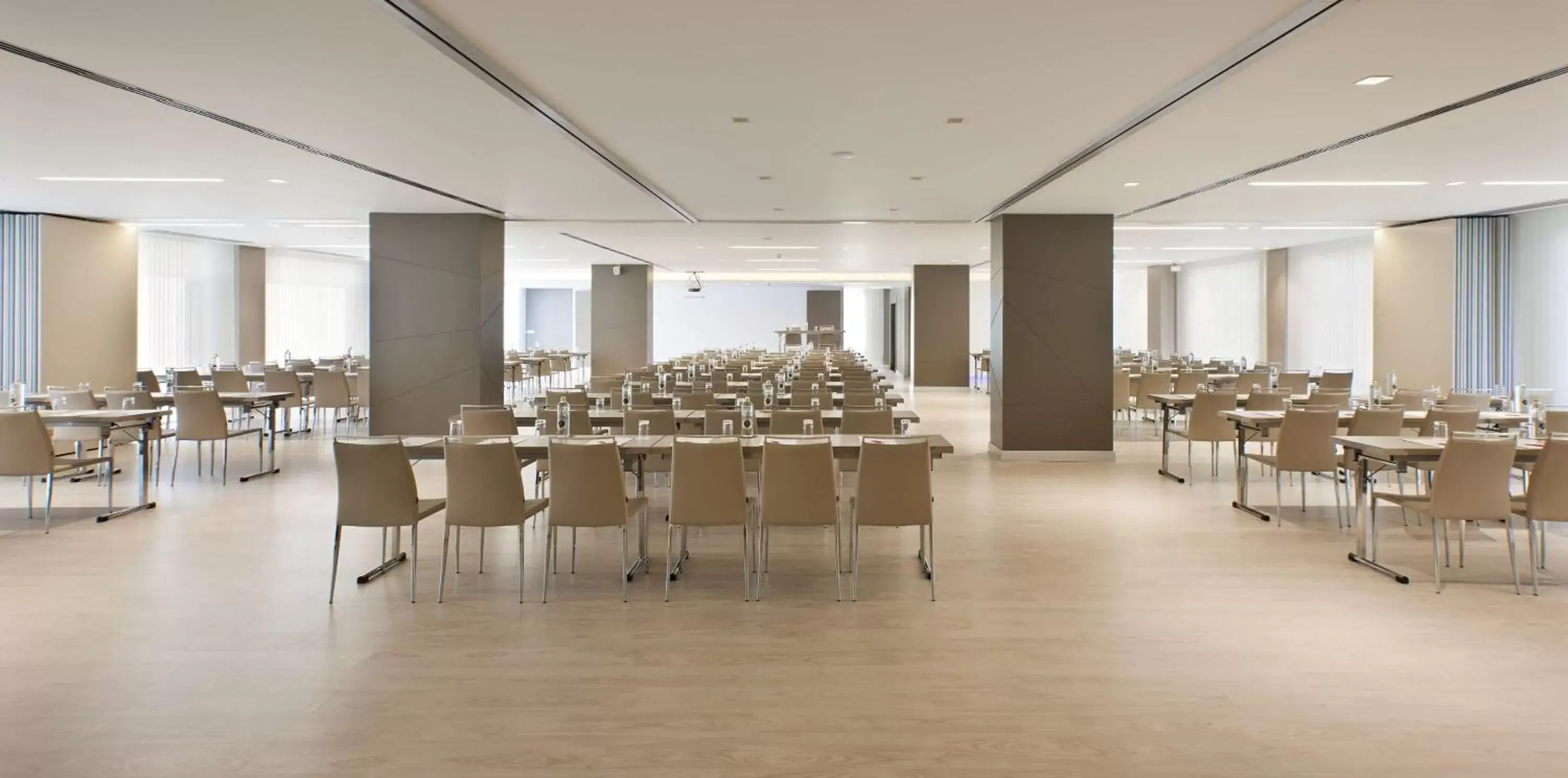 Meeting/conference room, Restaurant/Places to Eat in NH Collection San Sebastián Aranzazu