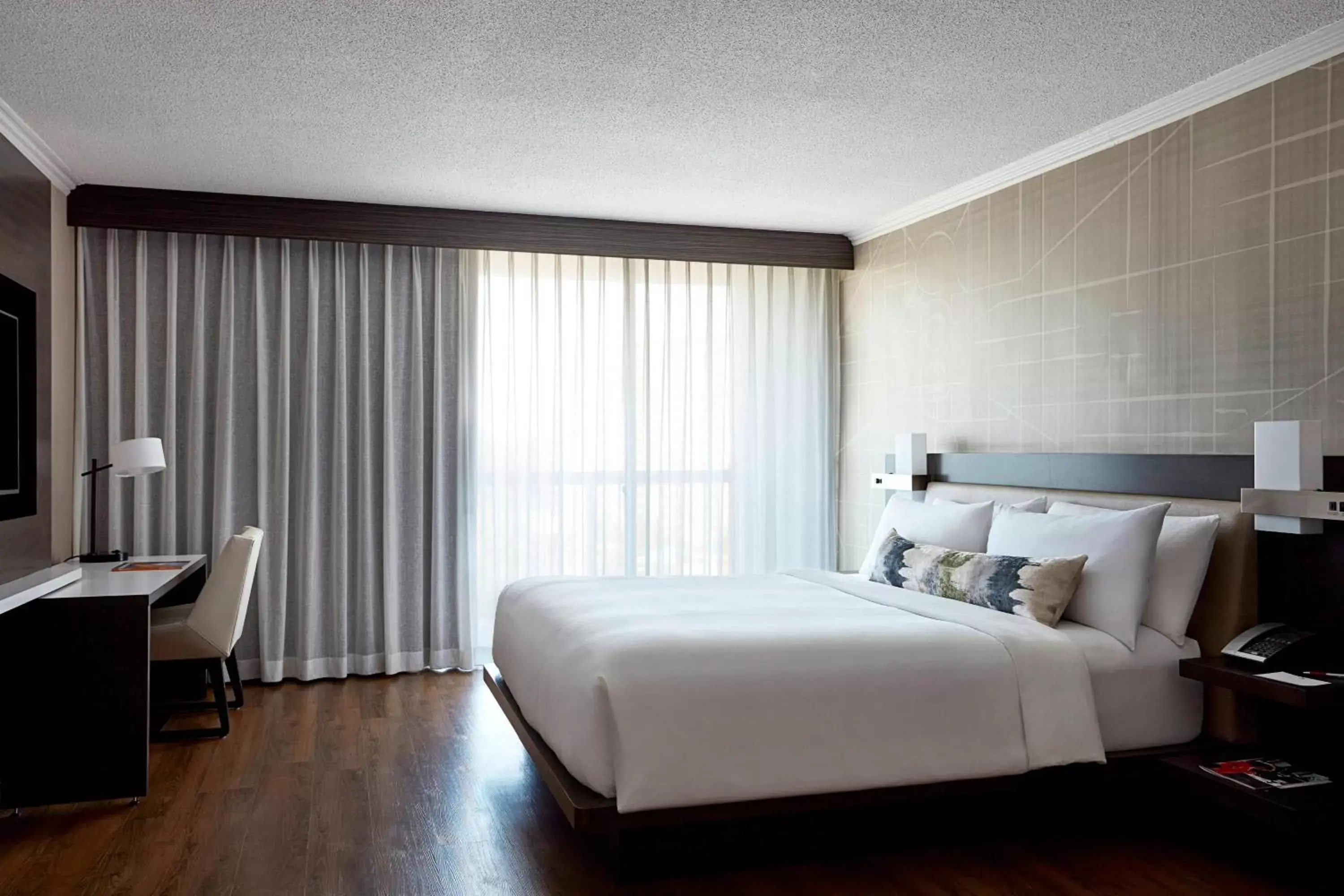 Bedroom, Bed in Bethesda Marriott