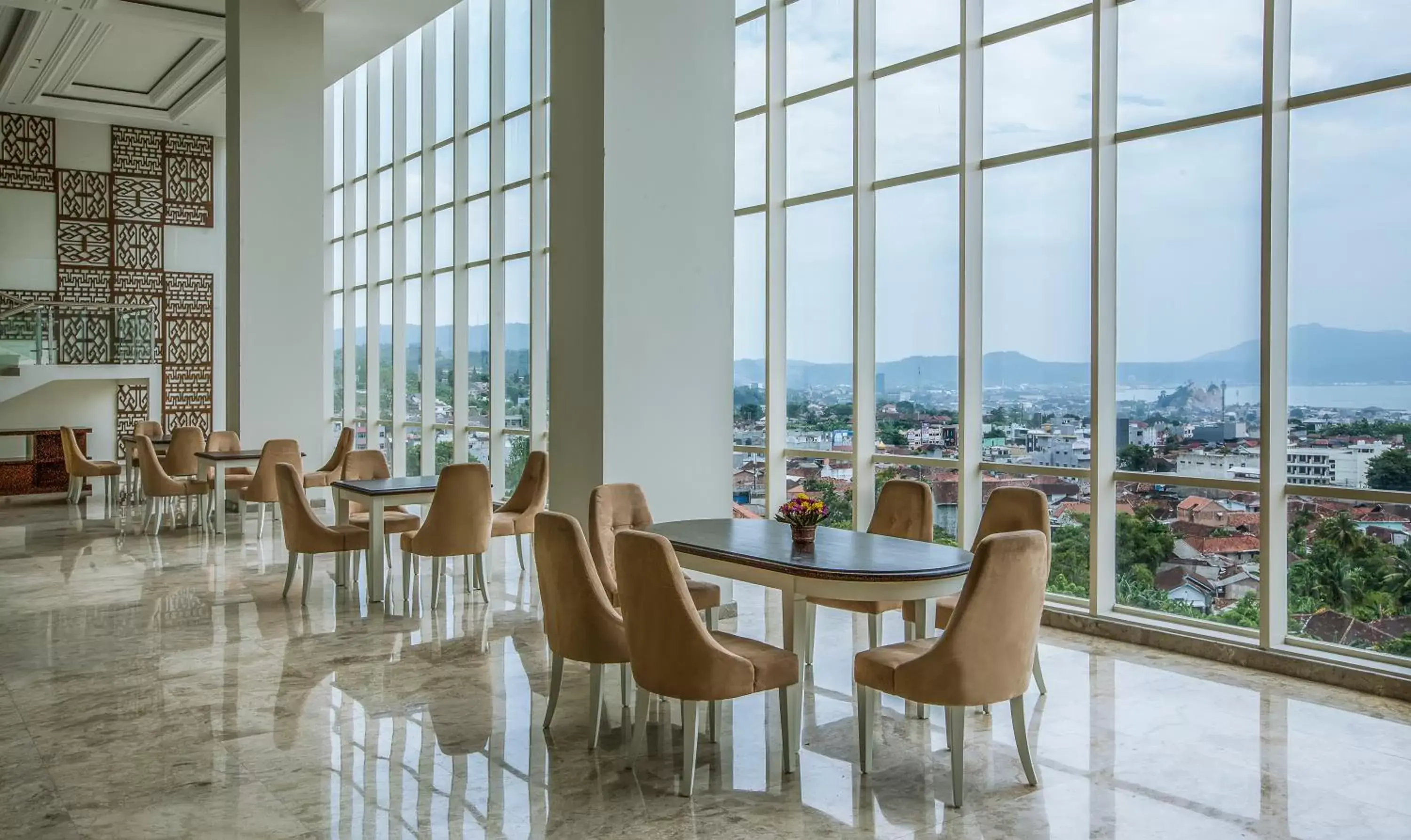 Lounge or bar in Swiss-Belhotel Lampung Lounge or bar in Swiss-Belhotel Lampung