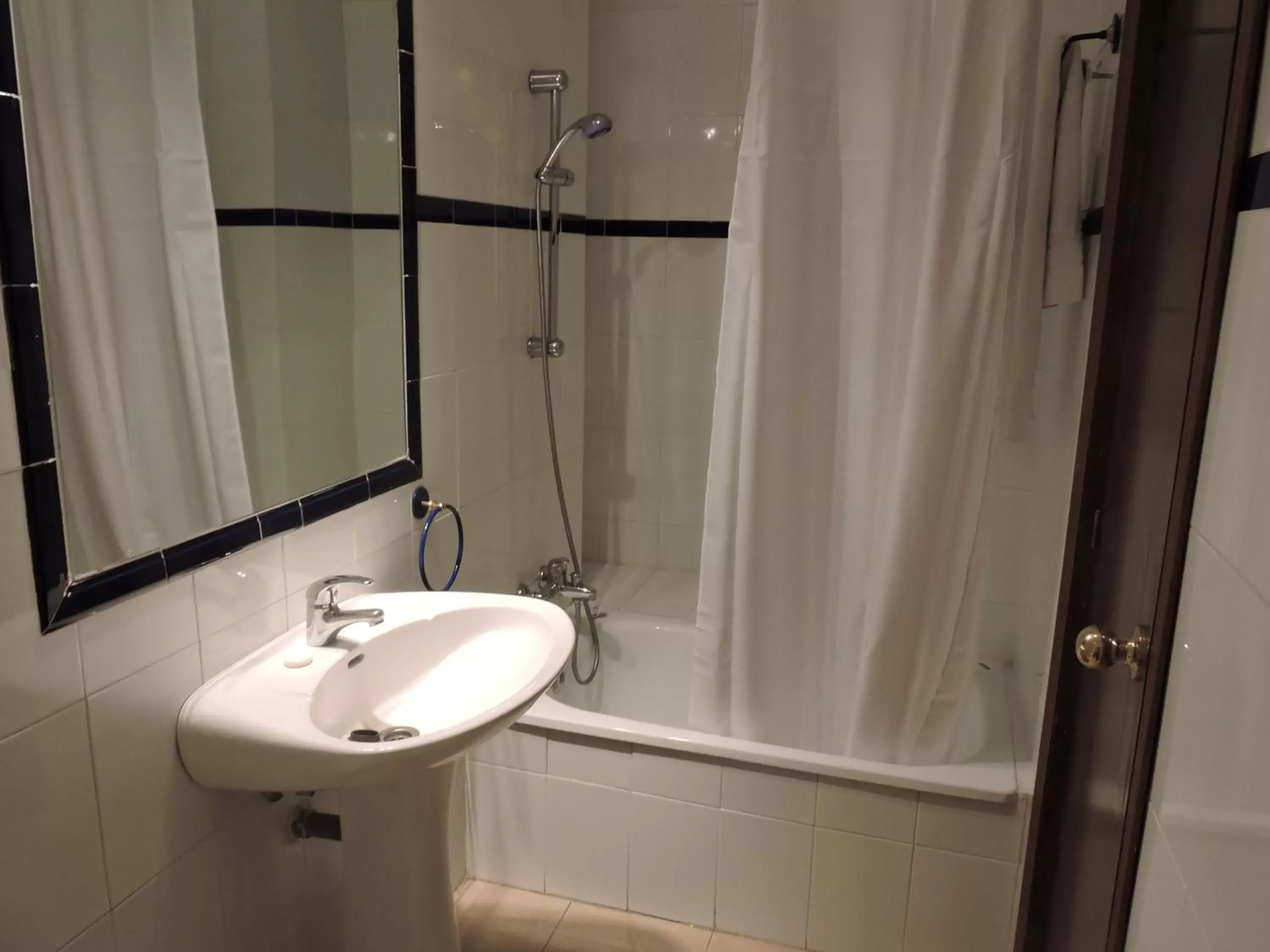 Bathroom in Hotel La Fonda del Califa