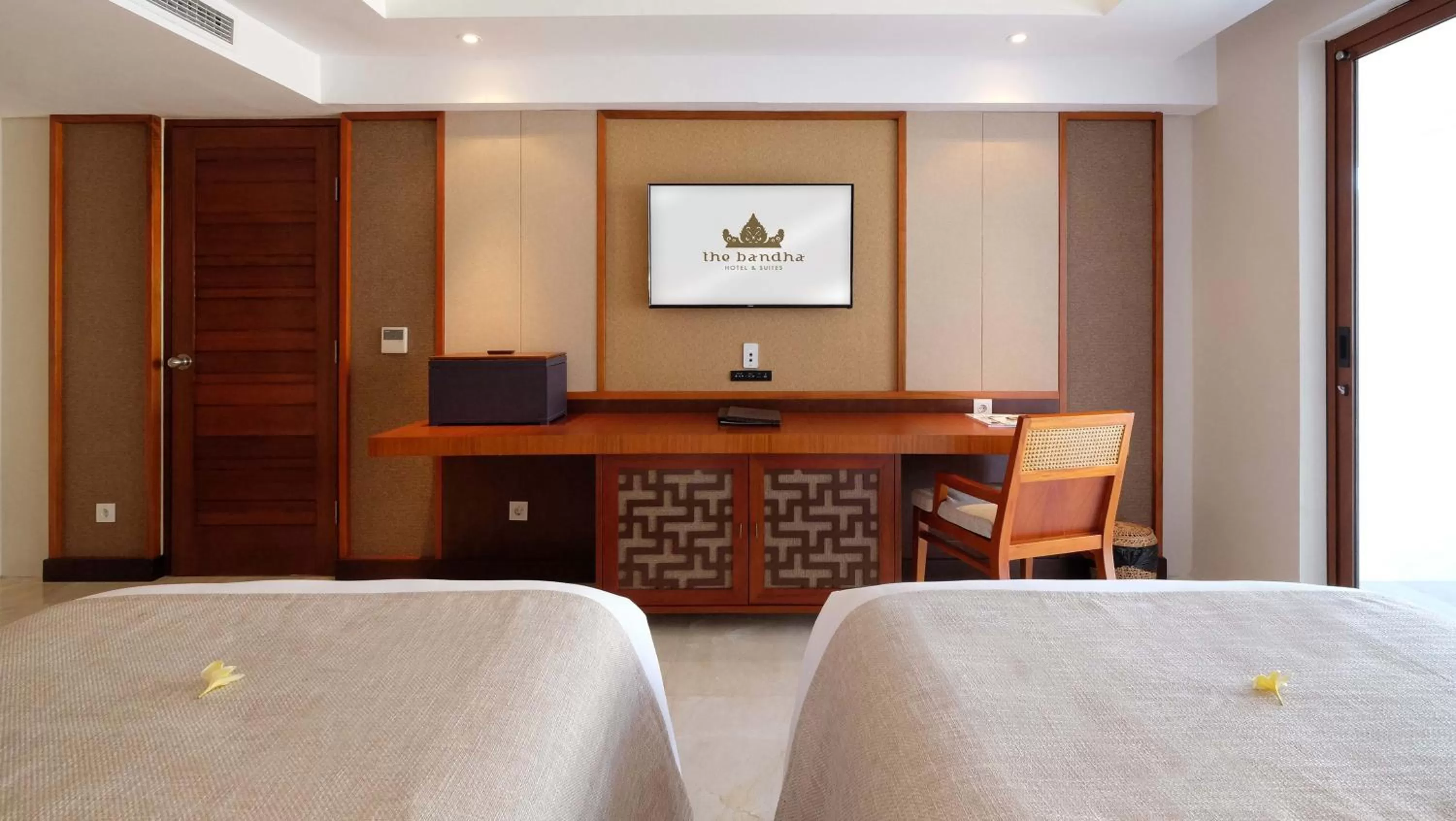 TV and multimedia, Bed in The Bandha Hotel & Suites