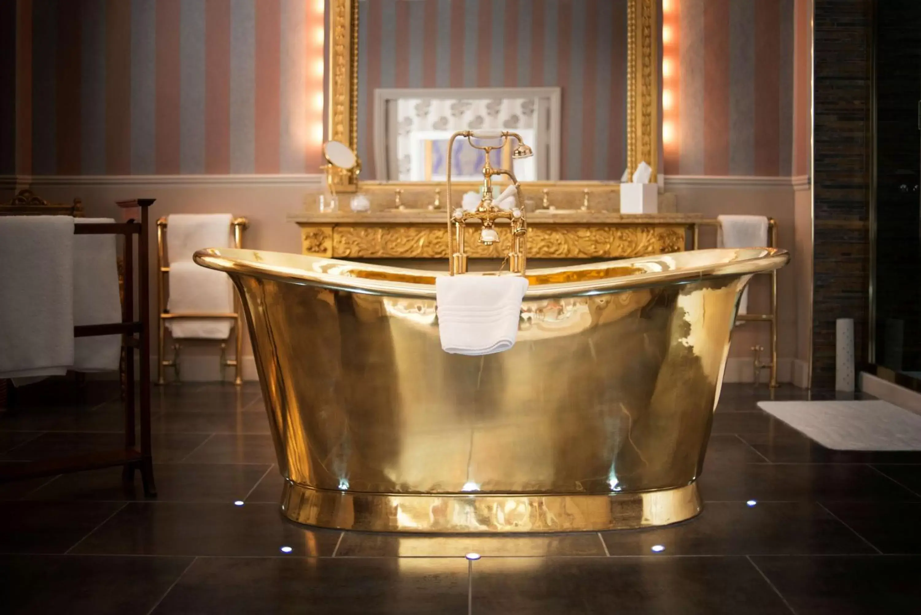 Deluxe Suite in The Swan Hotel, Wells, Somerset - The Coaching Inn Group Deluxe Suite in The Swan Hotel, Wells, Somerset - The Coaching Inn Group