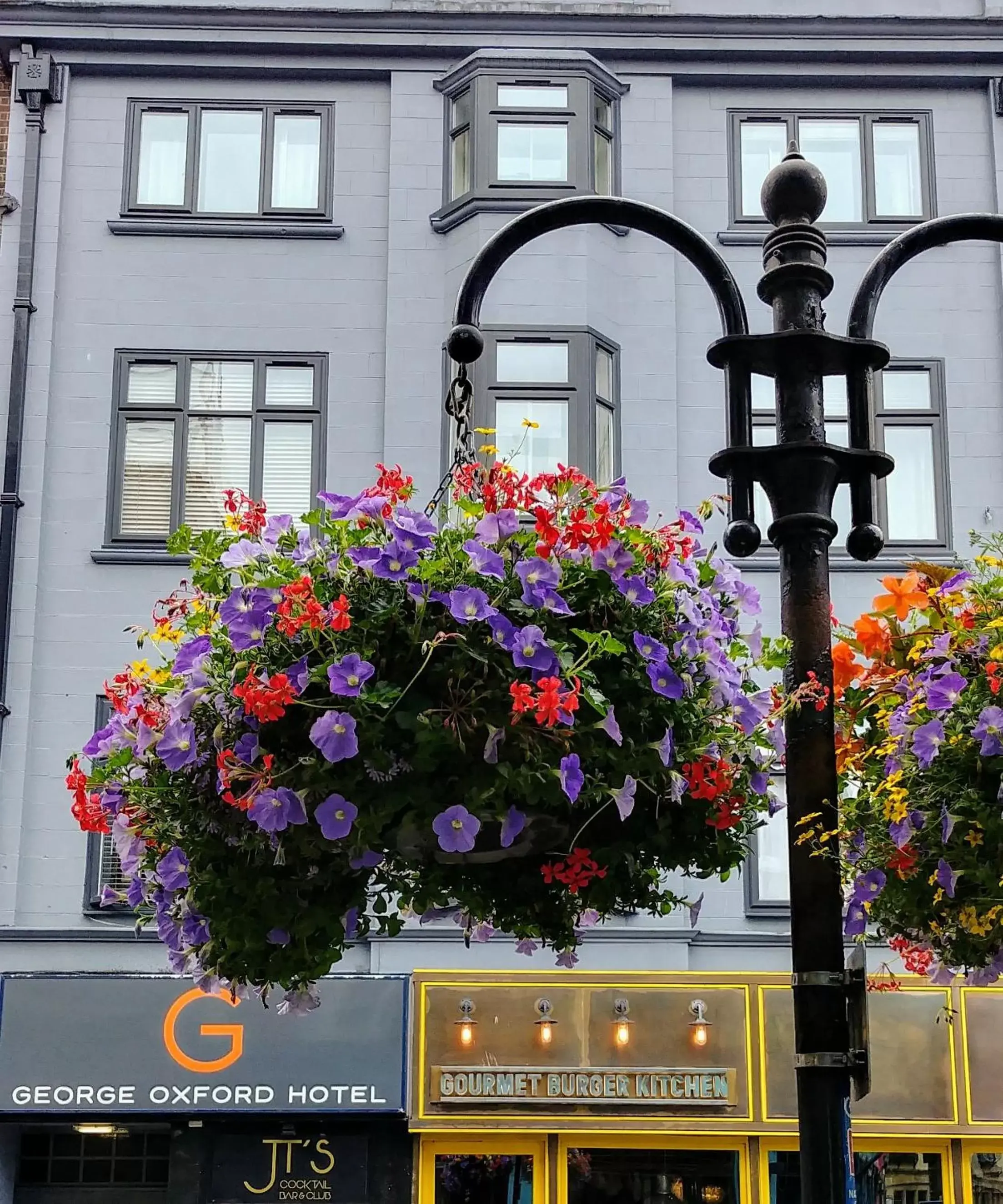 Facade/entrance in George Oxford Hotel