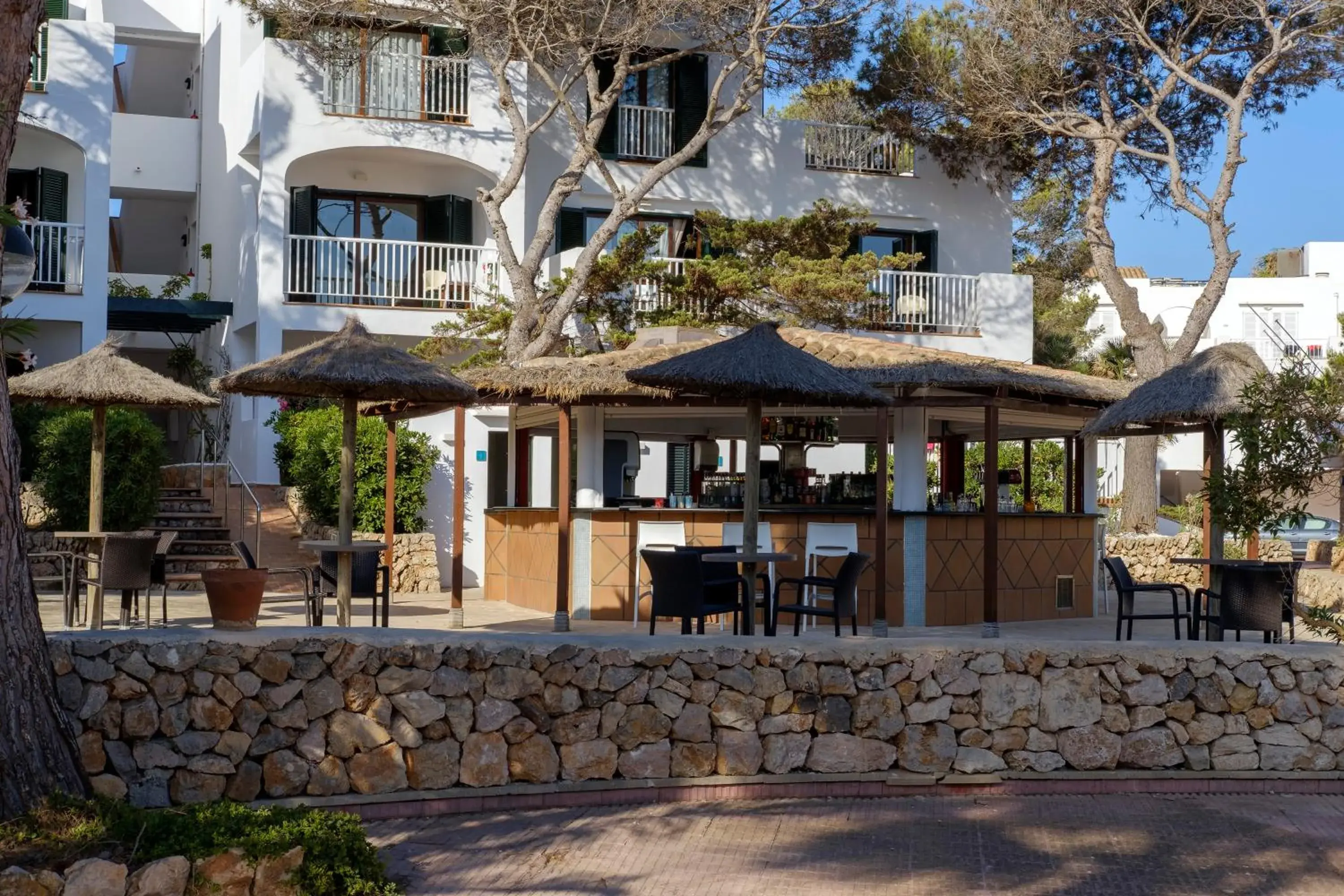 Lounge or bar in Alua Suites Las Rocas Lounge or bar in Alua Suites Las Rocas