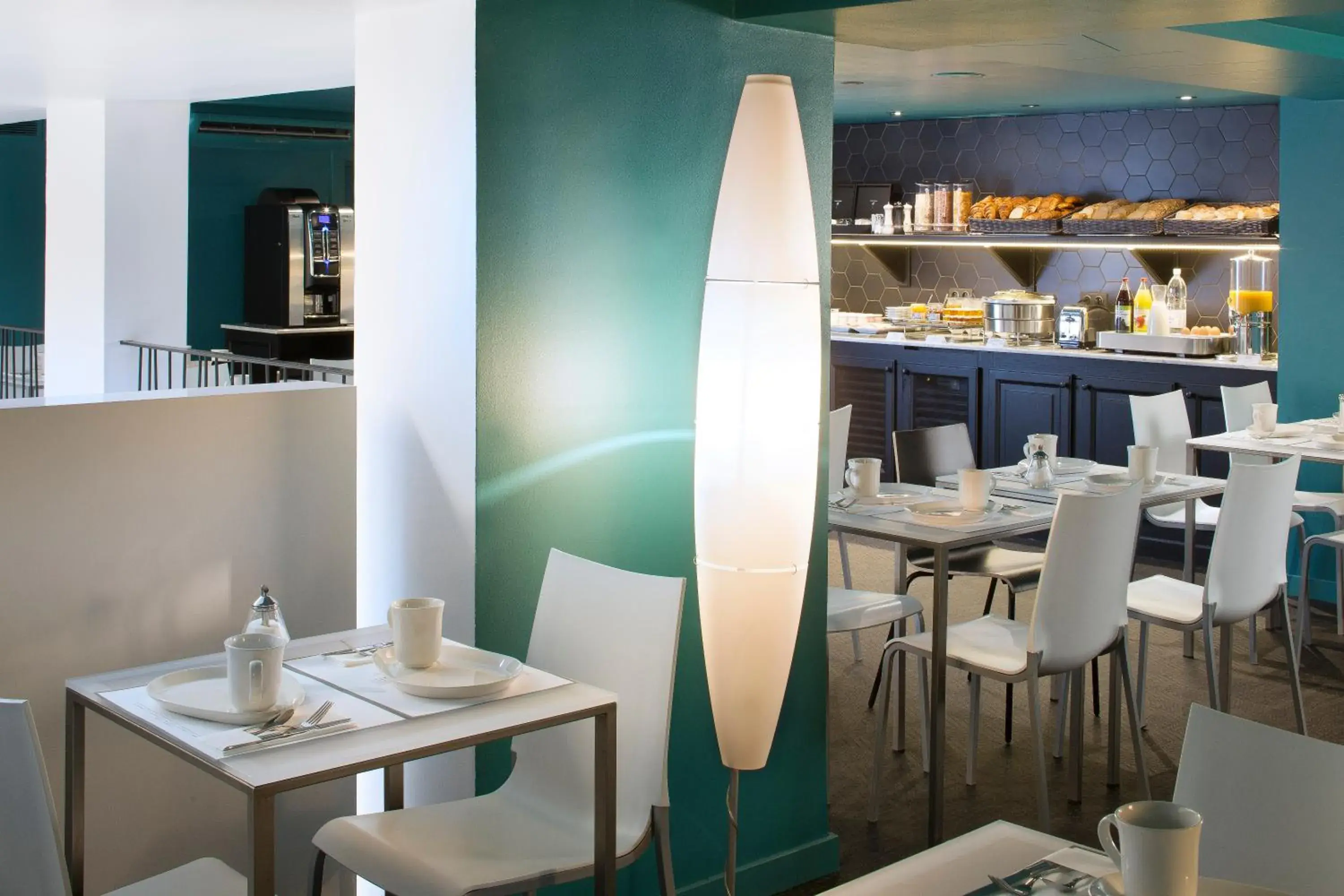 Buffet breakfast, Restaurant/Places to Eat in Hôtel Diana Dauphine