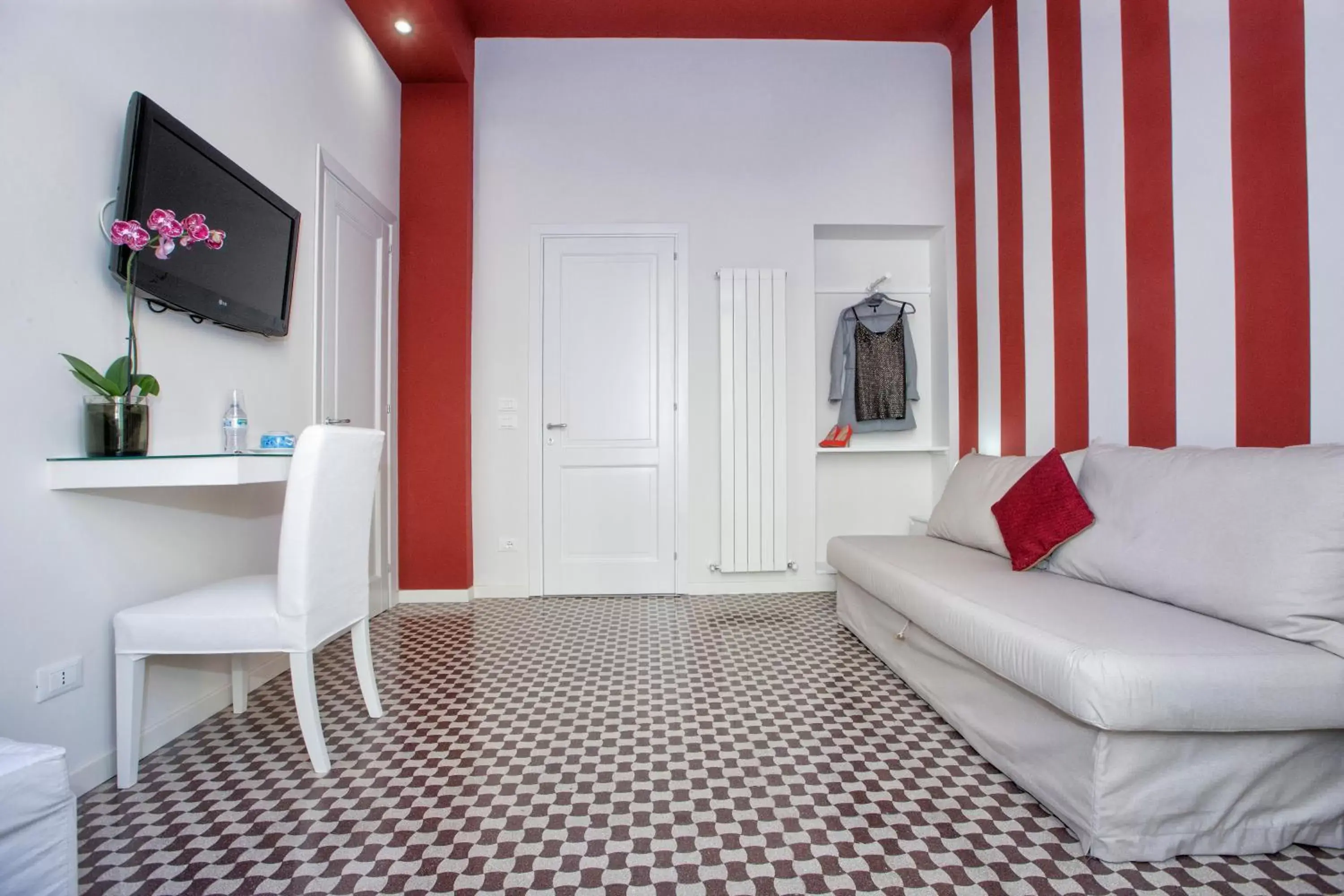 Shower, Seating Area in B&B Kalavrìa