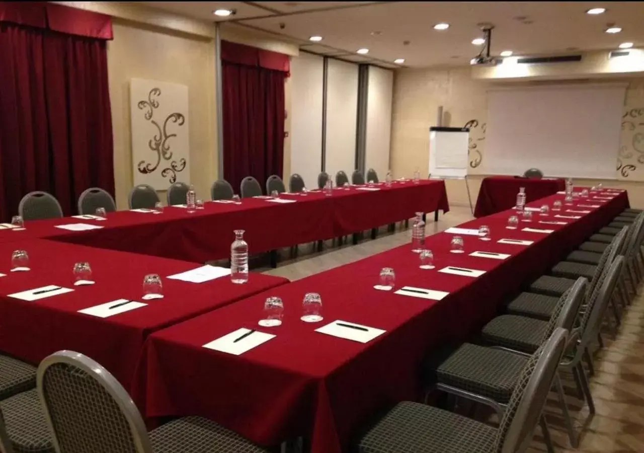 Business facilities in Poli Hotel