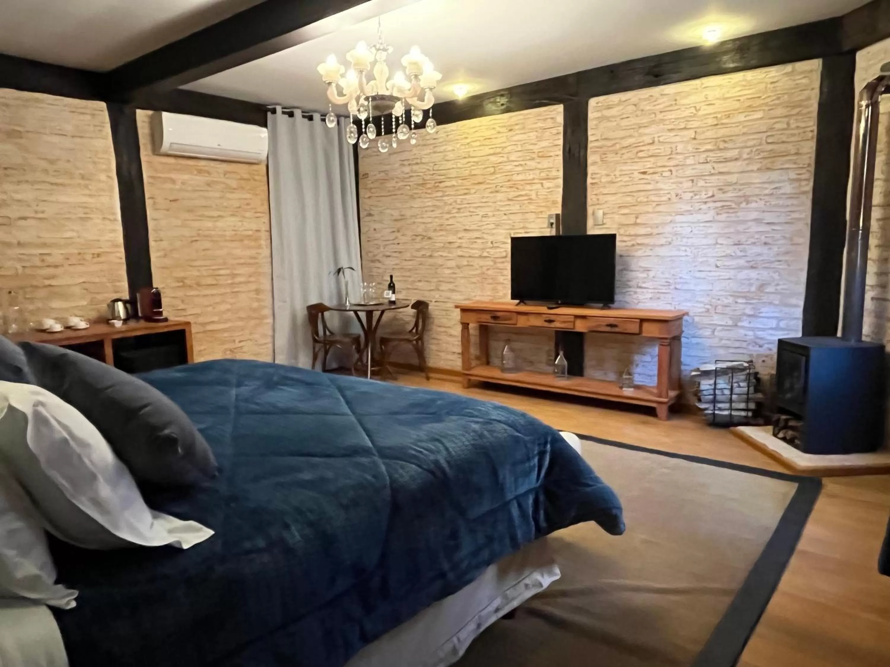 Photo of the whole room, TV/Entertainment Center in Pousada Dona Bendita