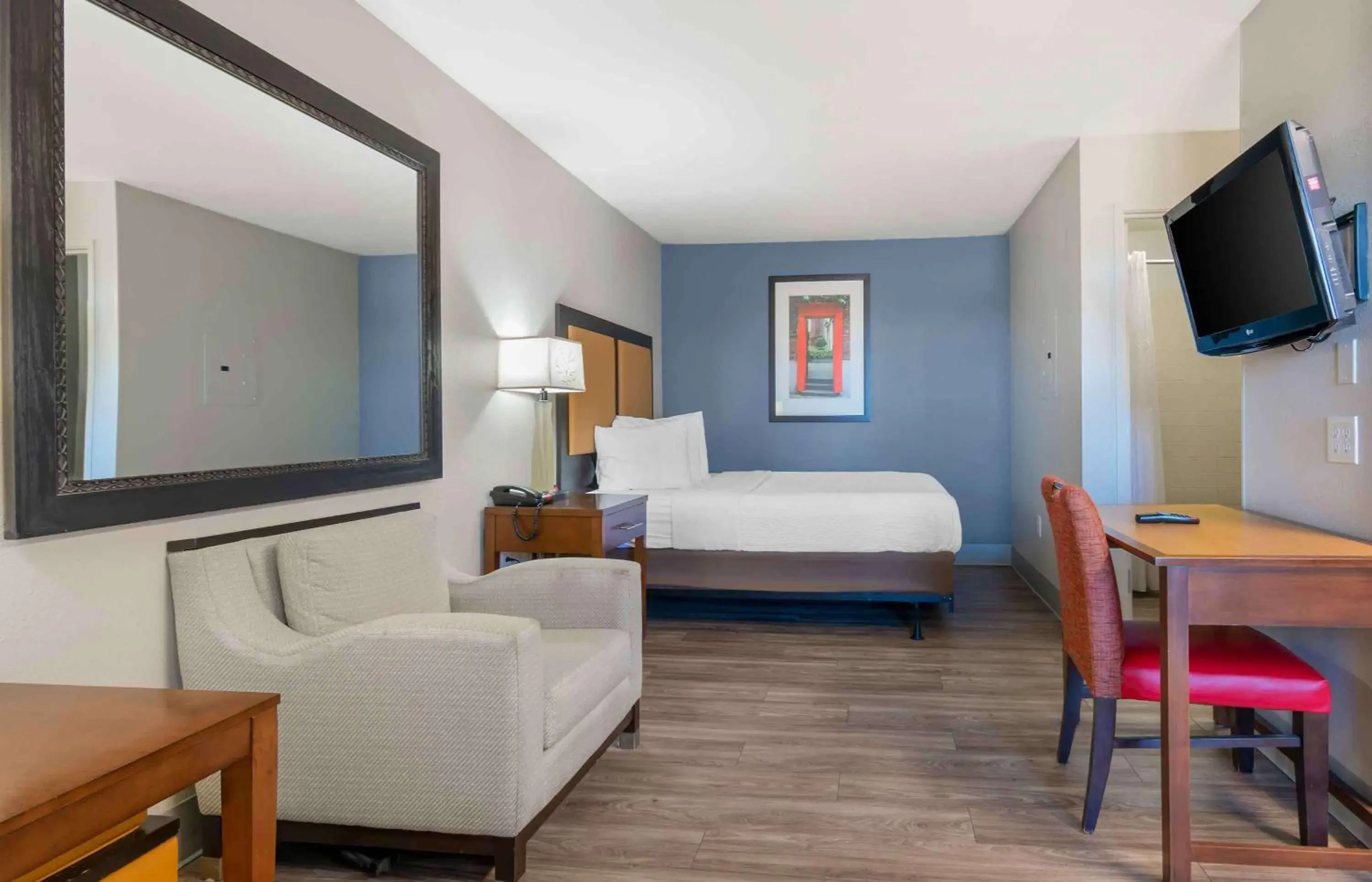Bedroom in Extended Stay America Suites - Kansas City - Lenexa - 87th St