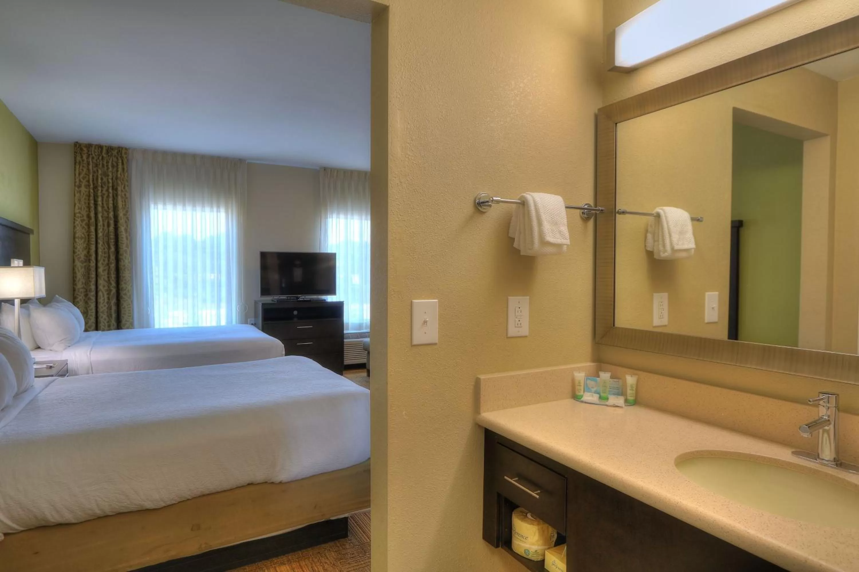 Bathroom, Bed in Staybridge Suites Knoxville West by IHG