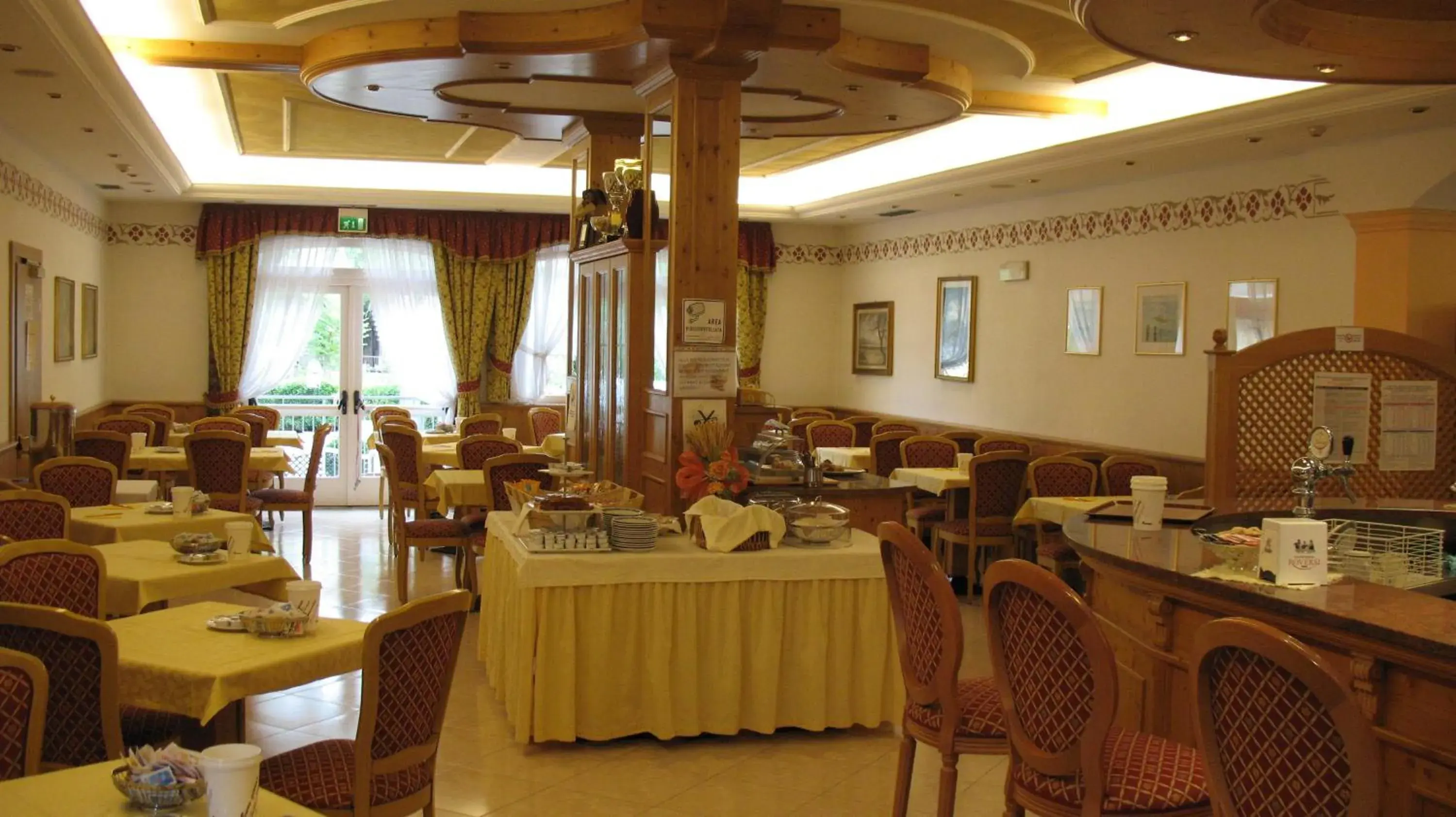 Restaurant/Places to Eat in Hotel Sant'Ilario