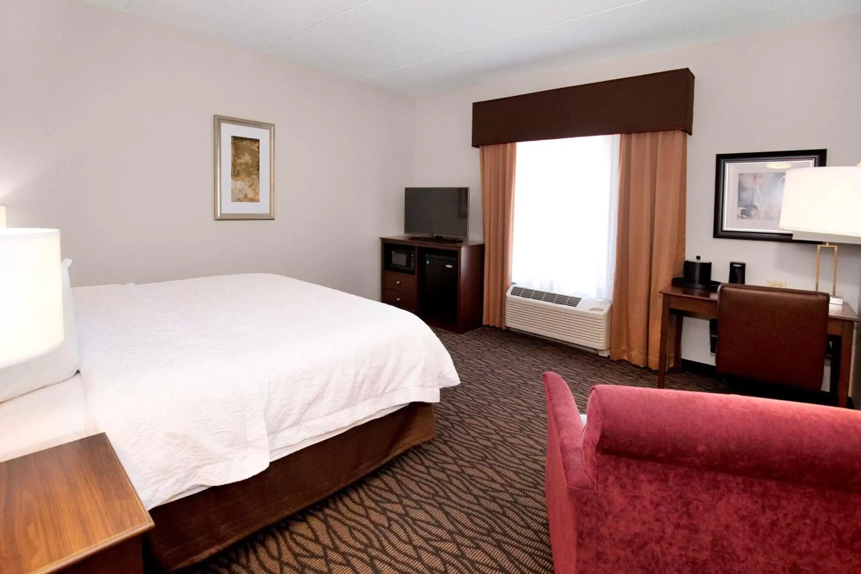 King Room - Disability Access Tub/Non-Smoking in Hampton Inn Butler King Room - Disability Access Tub/Non-Smoking in Hampton Inn Butler