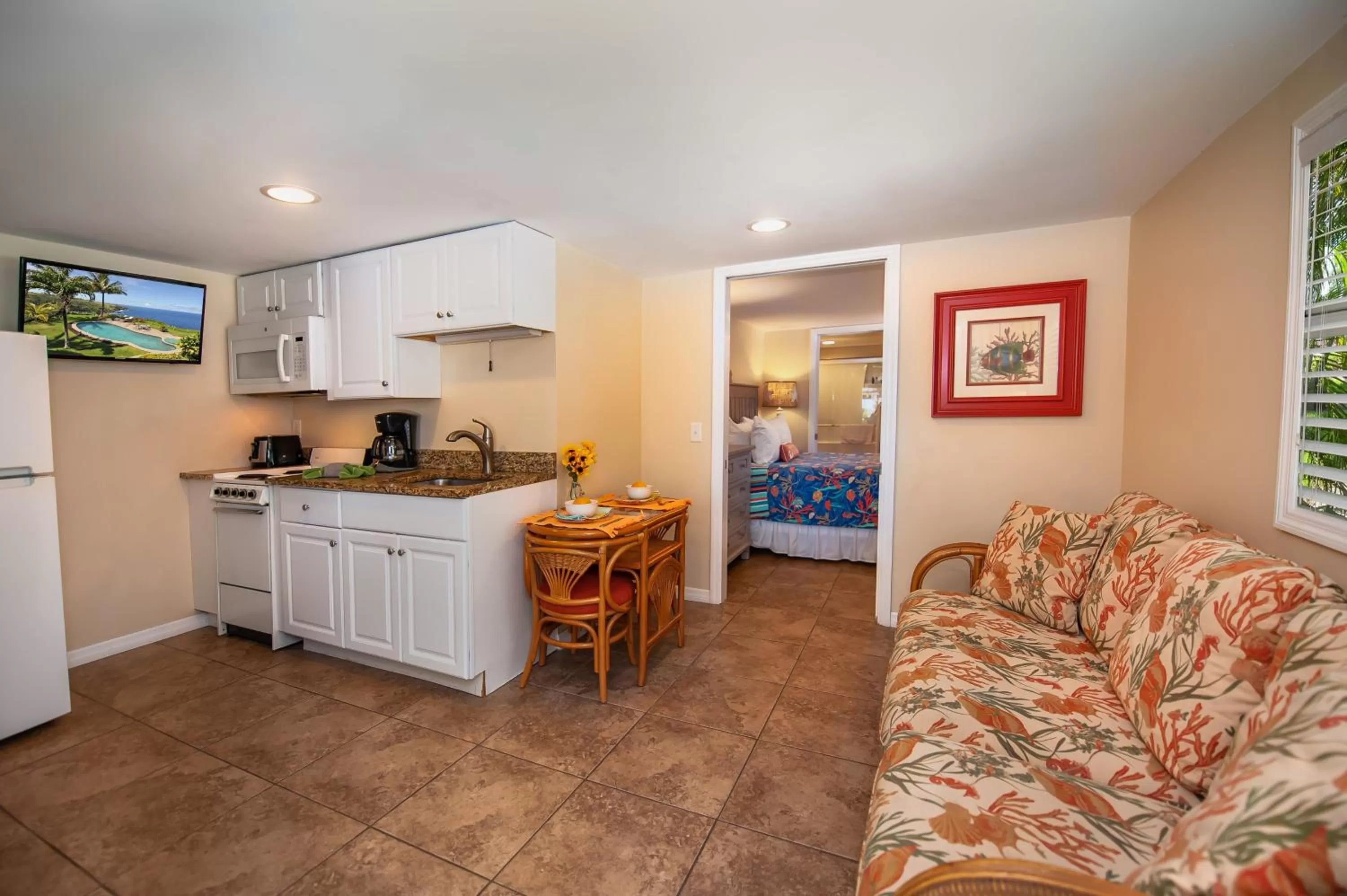 Kitchen or kitchenette in Cedar Cove Resort & Cottages