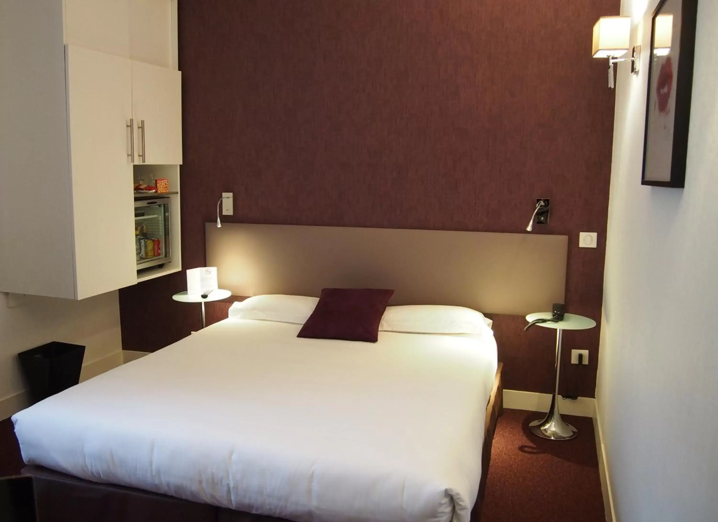 Bed in Porte de Versailles Hotel