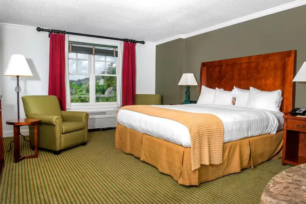 Bed, Room Photo in Brasstown Valley Resort & Spa