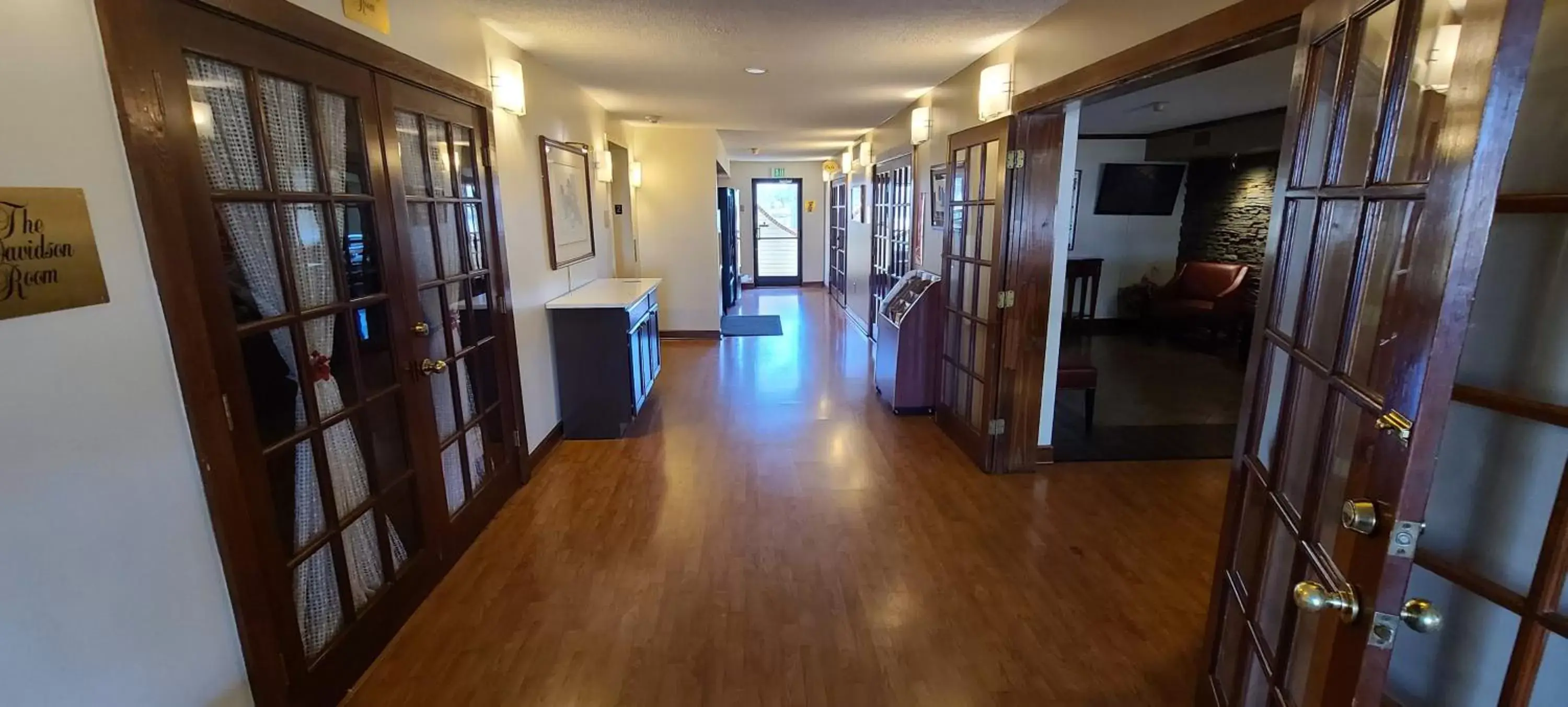 Lobby or reception in Red Roof Inn & Suites Cornelius - Lake Norman