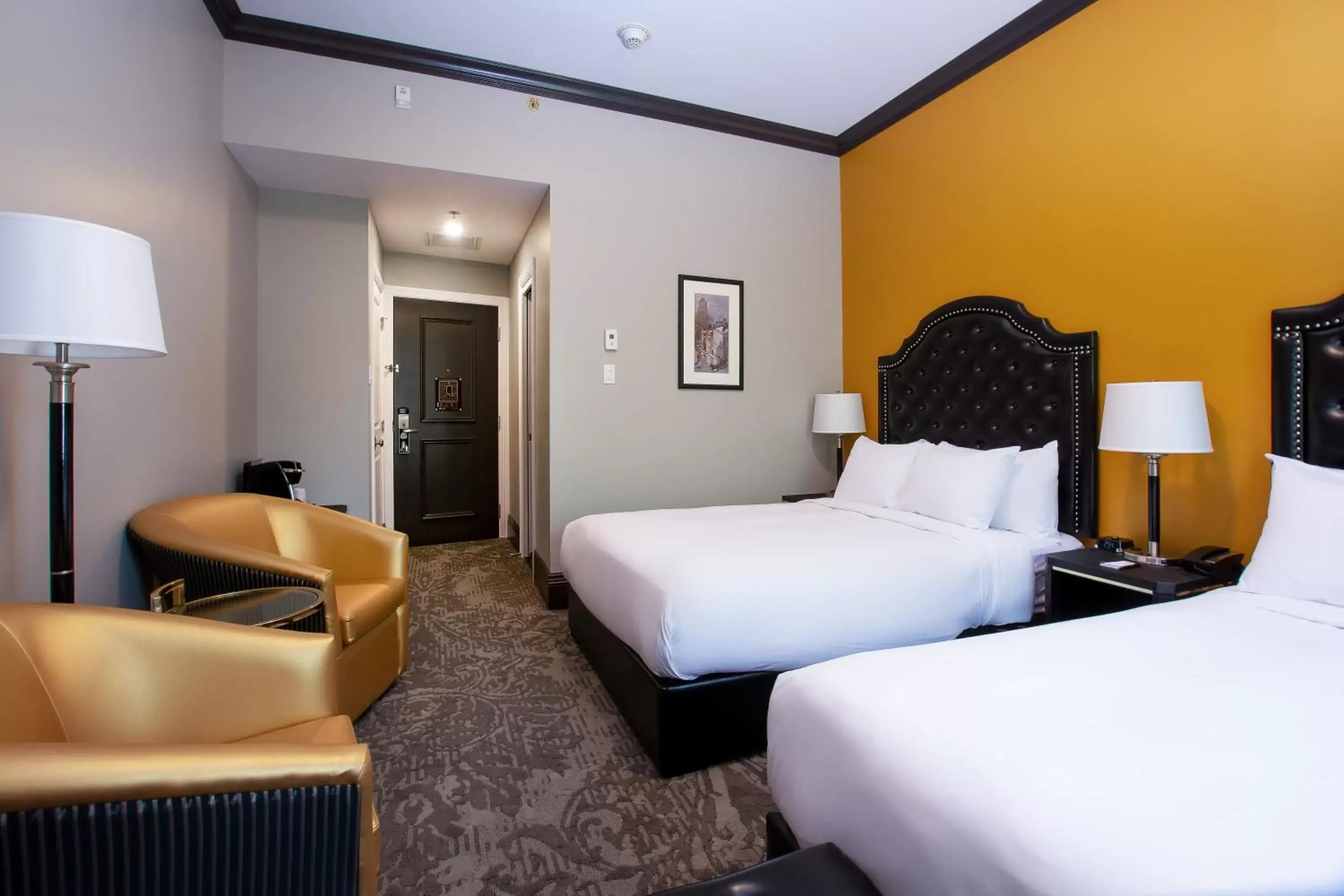 Bed in Hotel Clarendon Bed in Hotel Clarendon