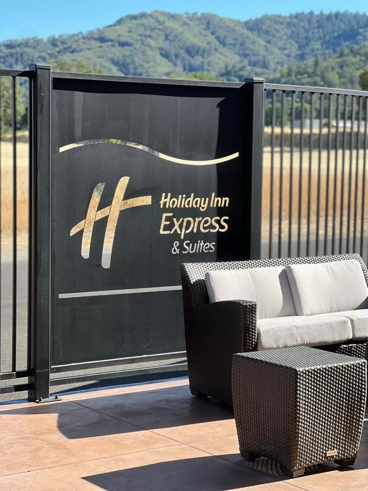 Patio in Holiday Inn Express & Suites - Ukiah, an IHG Hotel