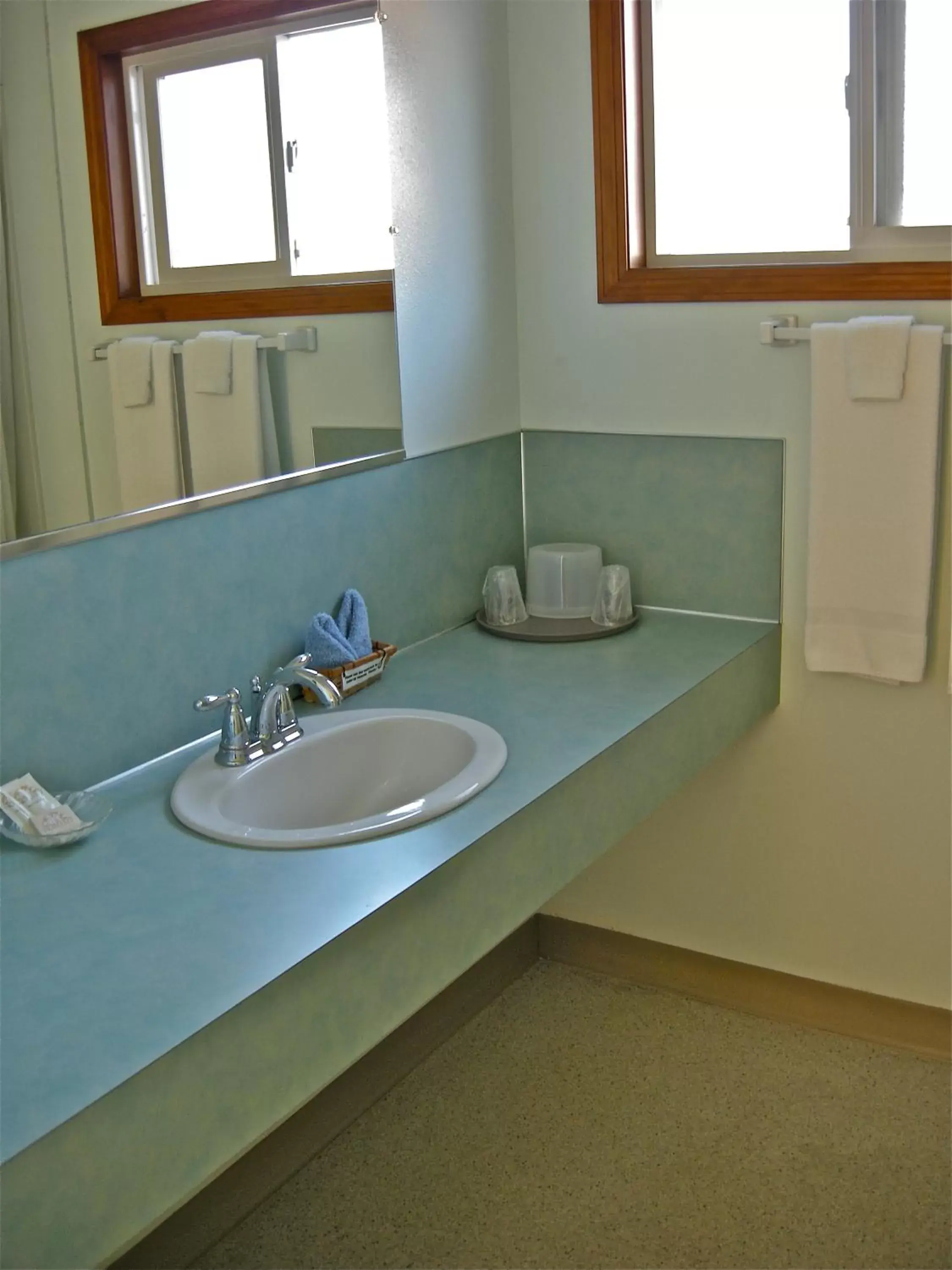 Bathroom in Azalea Lodge