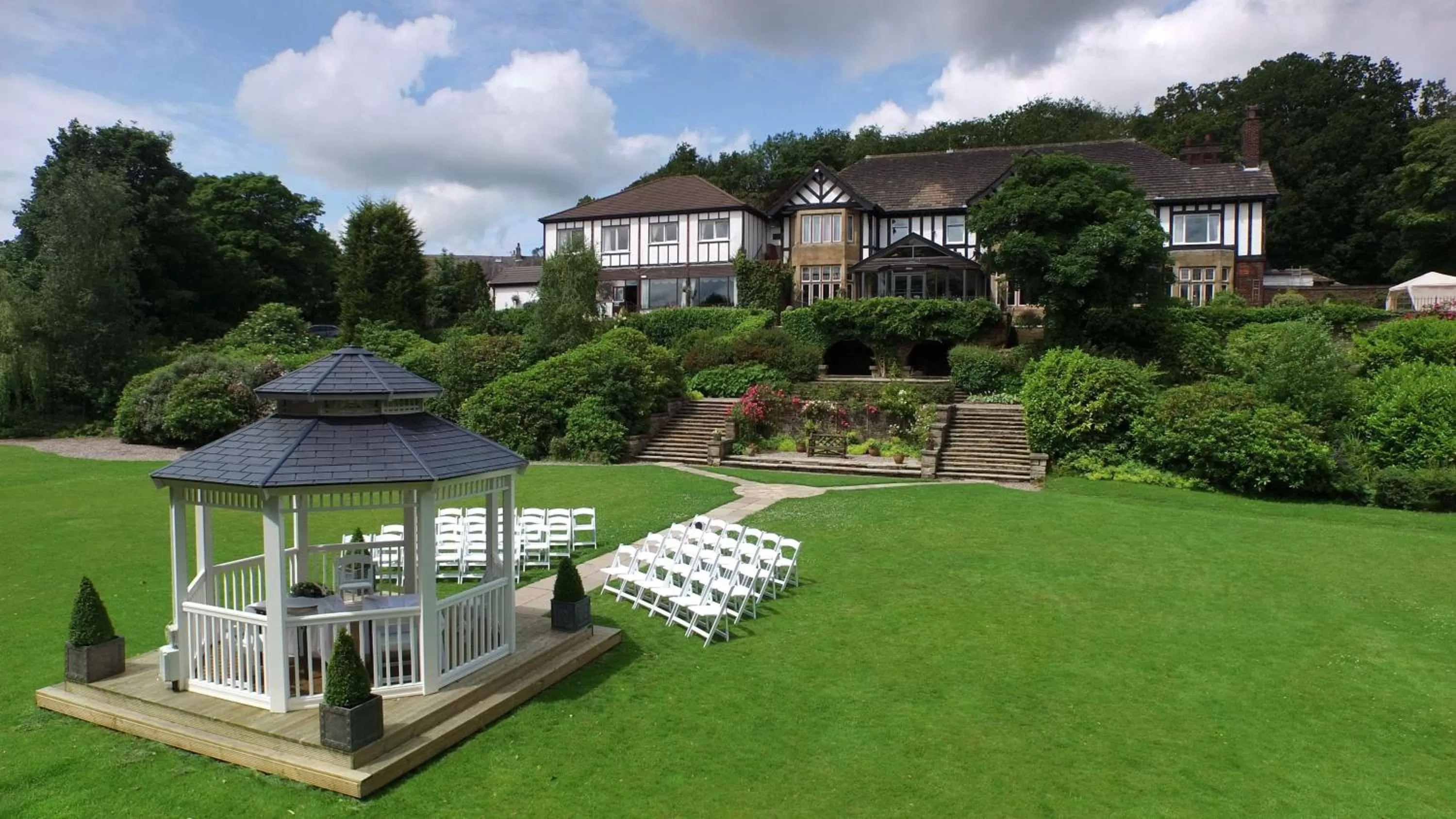 Property building in Higher Trapp Hotel