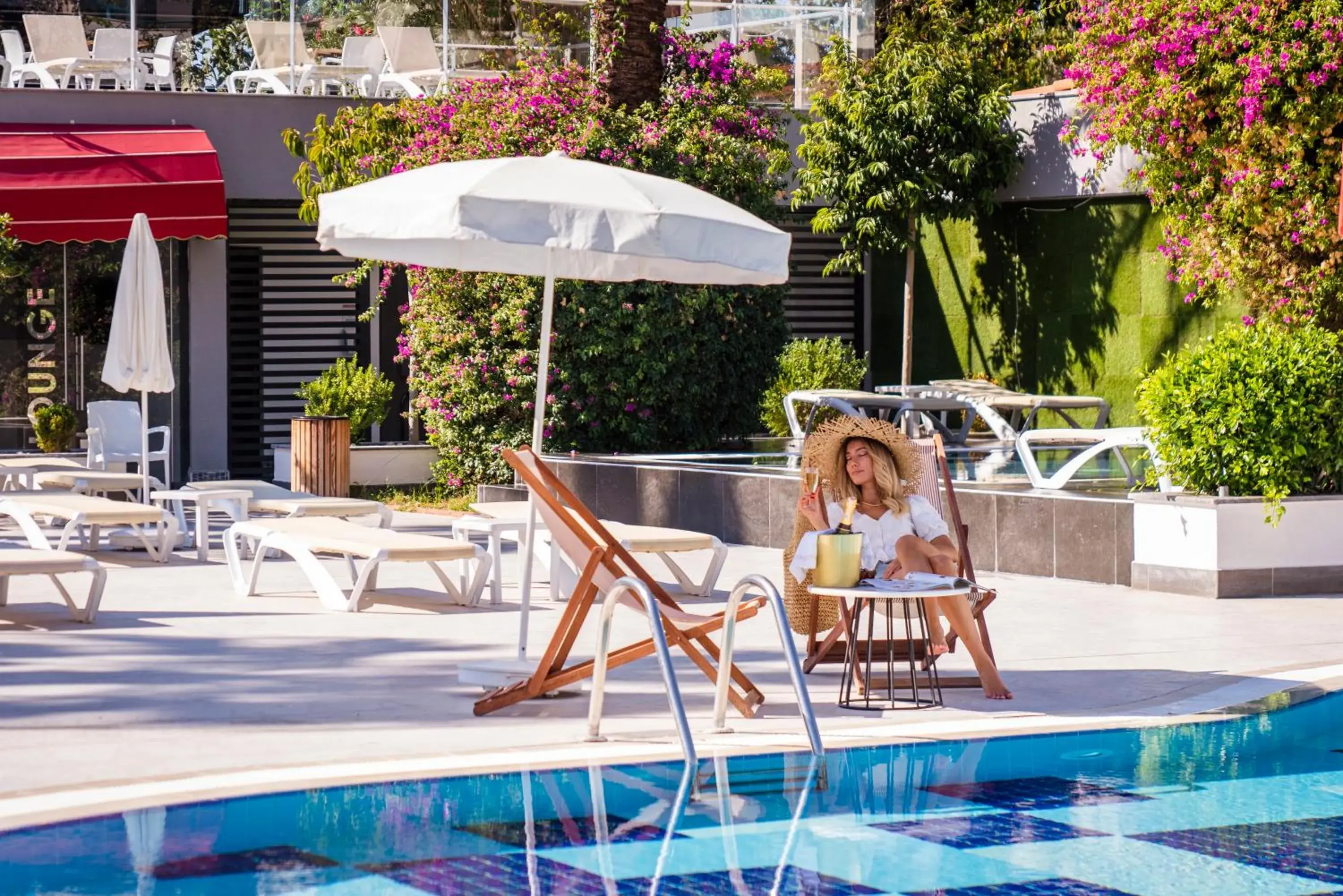 Swimming Pool in White City Beach Hotel