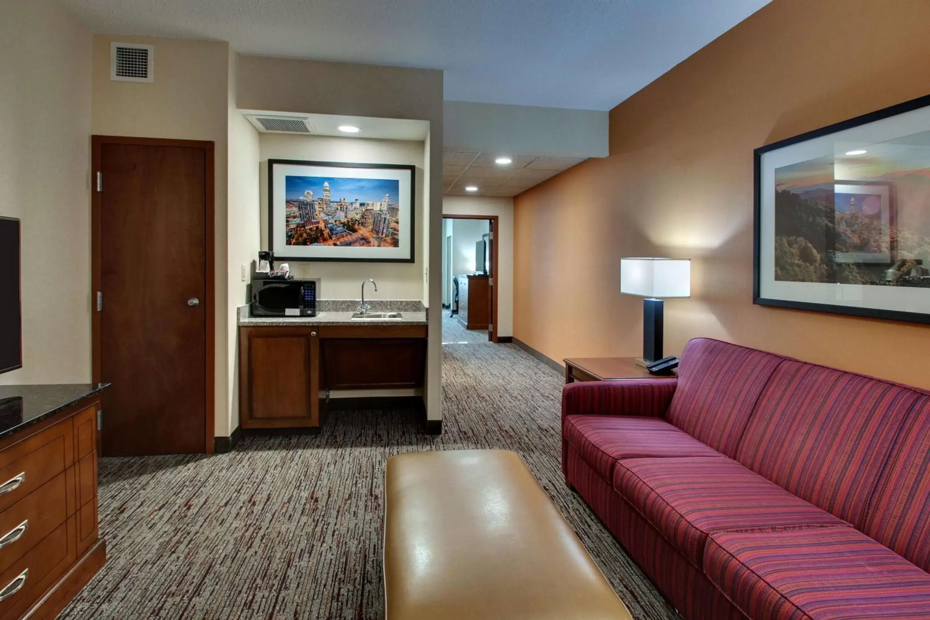 Photo of the whole room, Seating Area in Drury Inn & Suites Charlotte Northlake