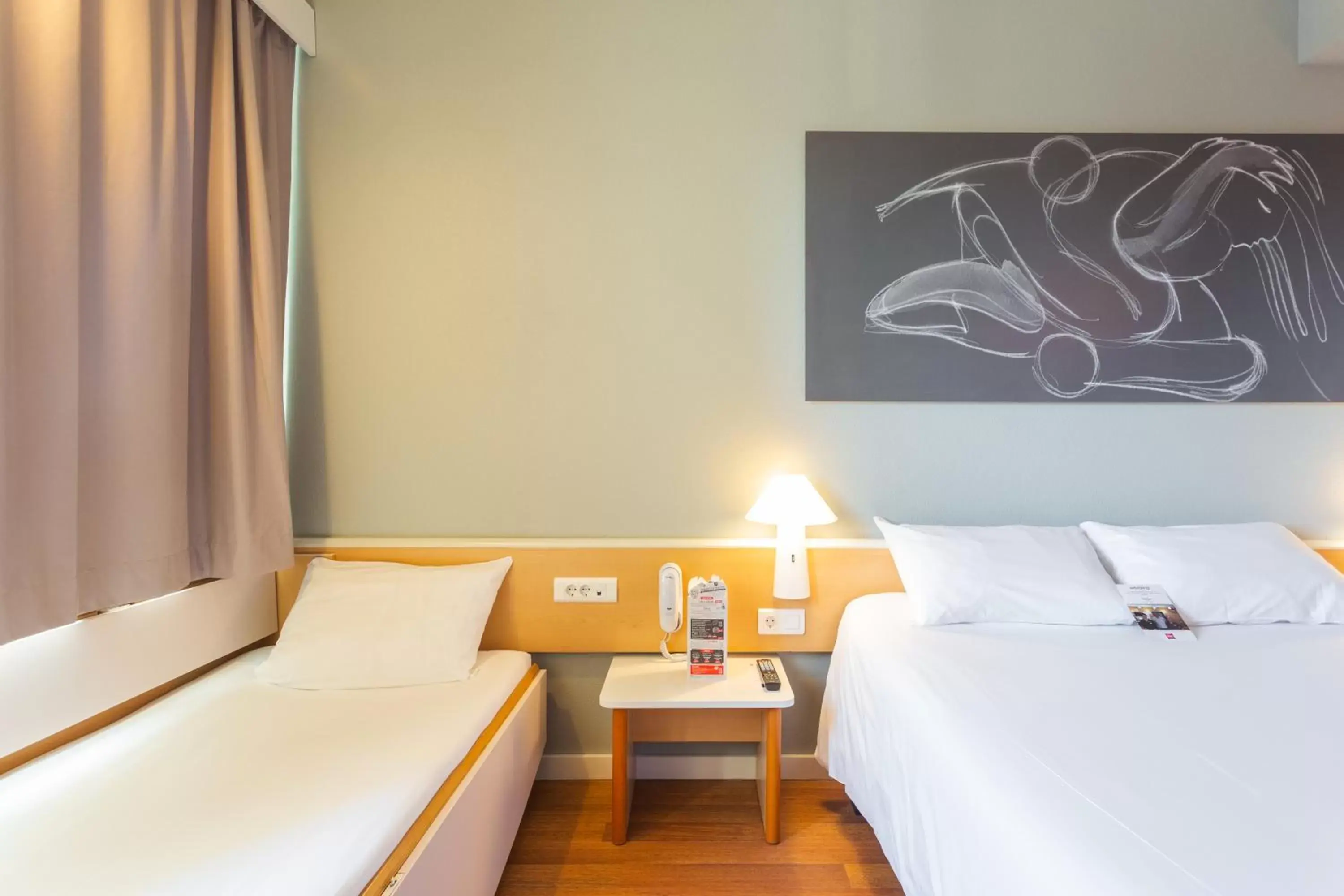 Bedroom, Bed in Ibis Elche