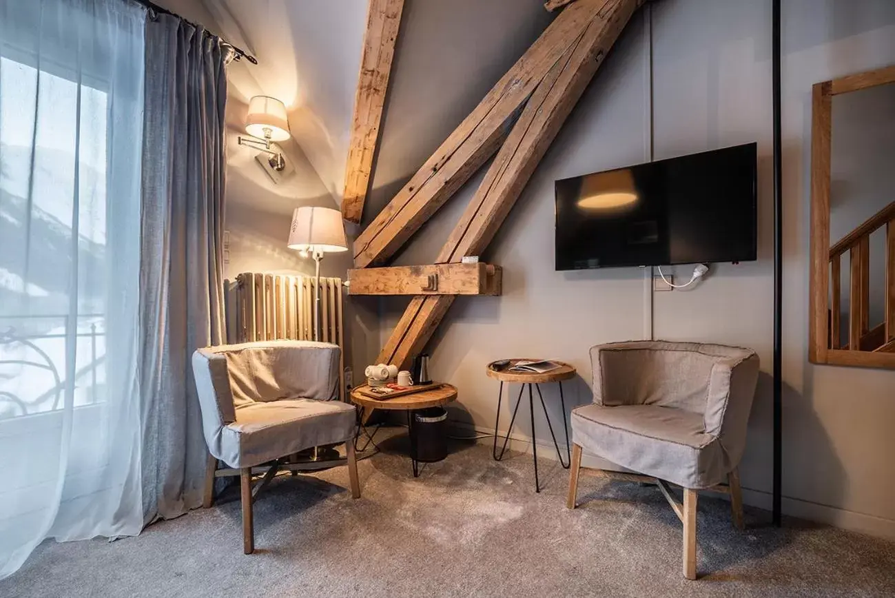 TV and multimedia, Seating Area in Eden Hotel, Apartments and Chalet Chamonix Les Praz