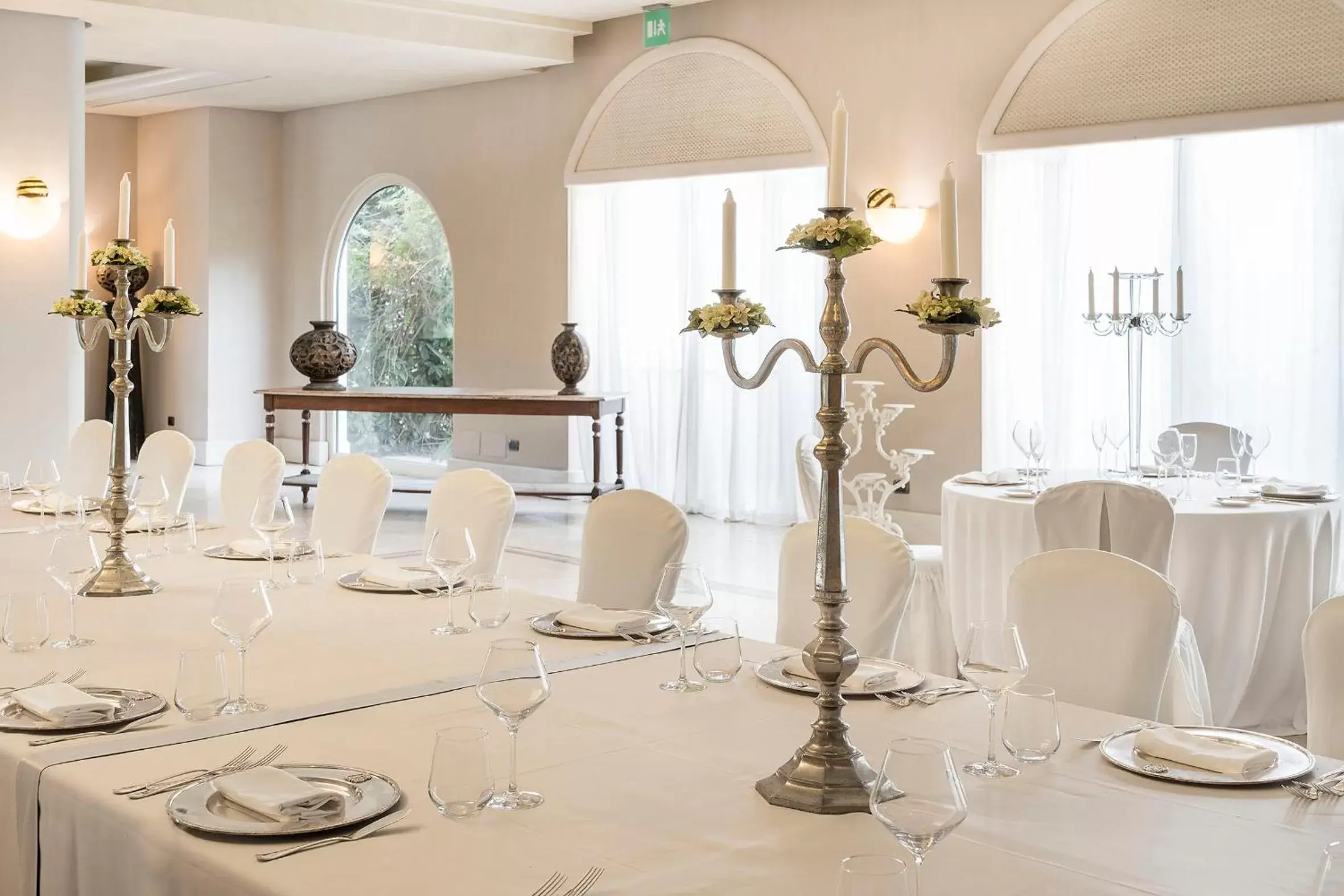 Banquet/Function facilities, Restaurant/Places to Eat in Romano Palace Luxury Hotel