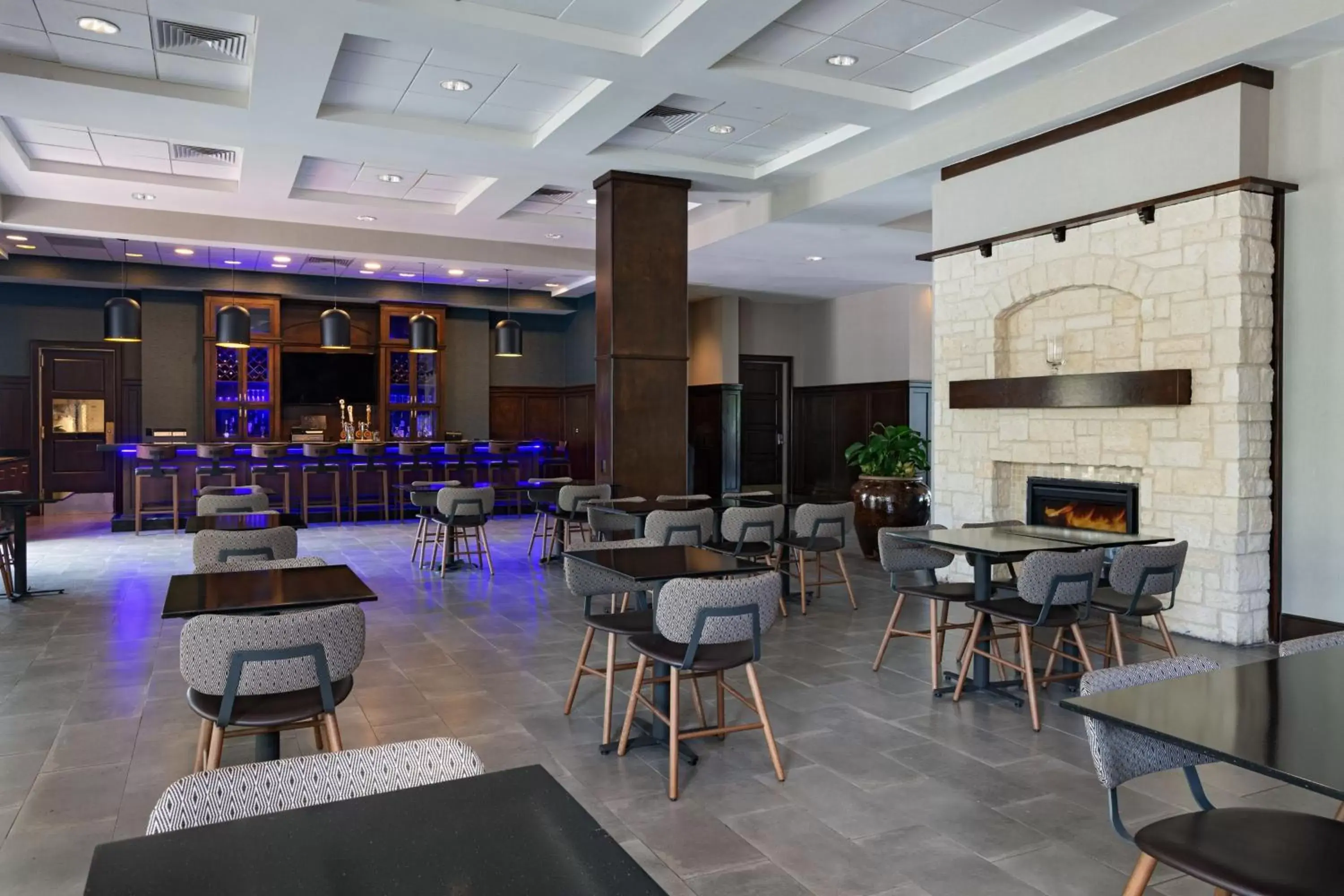 Breakfast, Restaurant/Places to Eat in Four Points by Sheraton Houston West