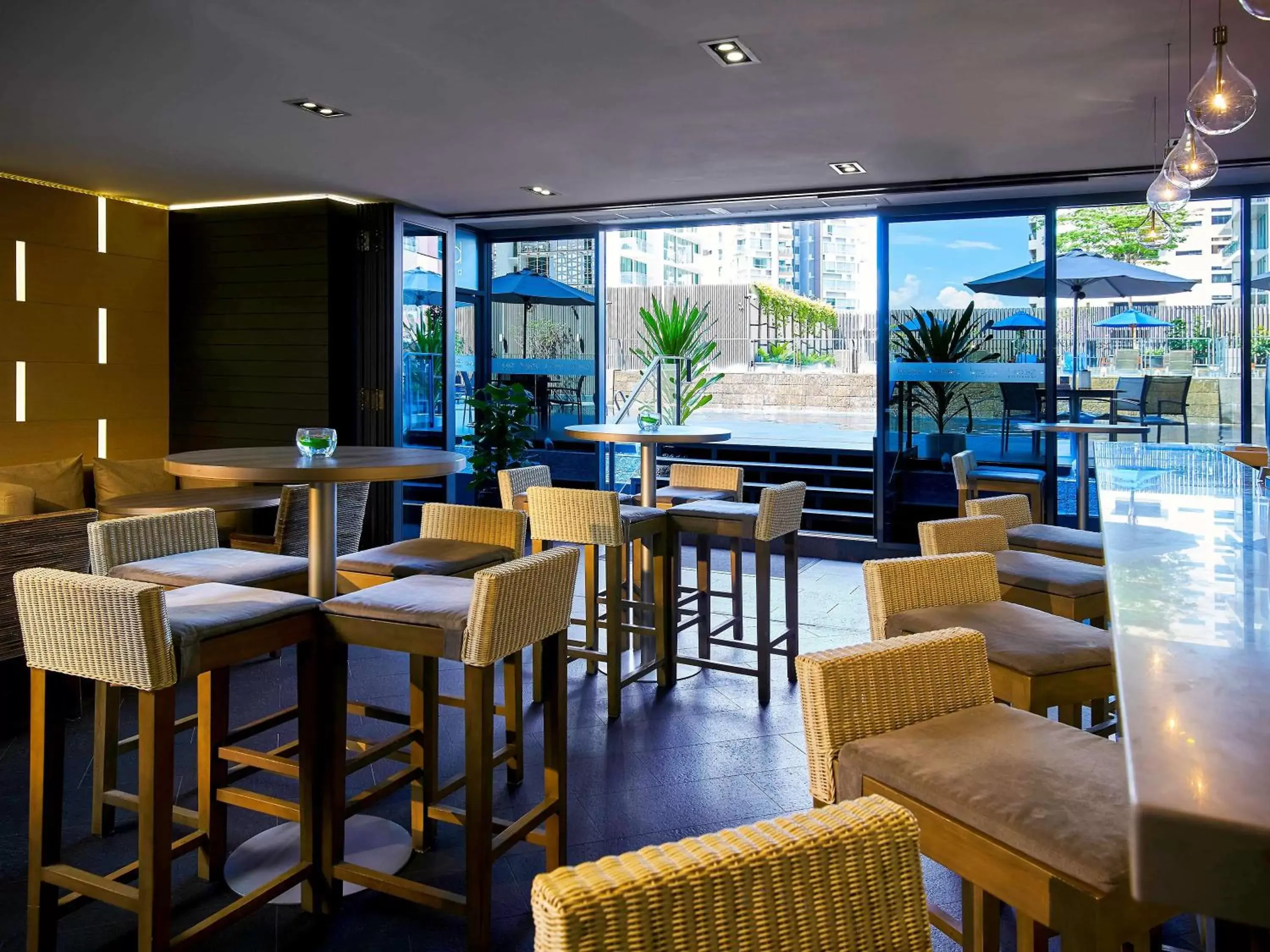 Restaurant/Places to Eat in Grand Mercure Singapore Roxy